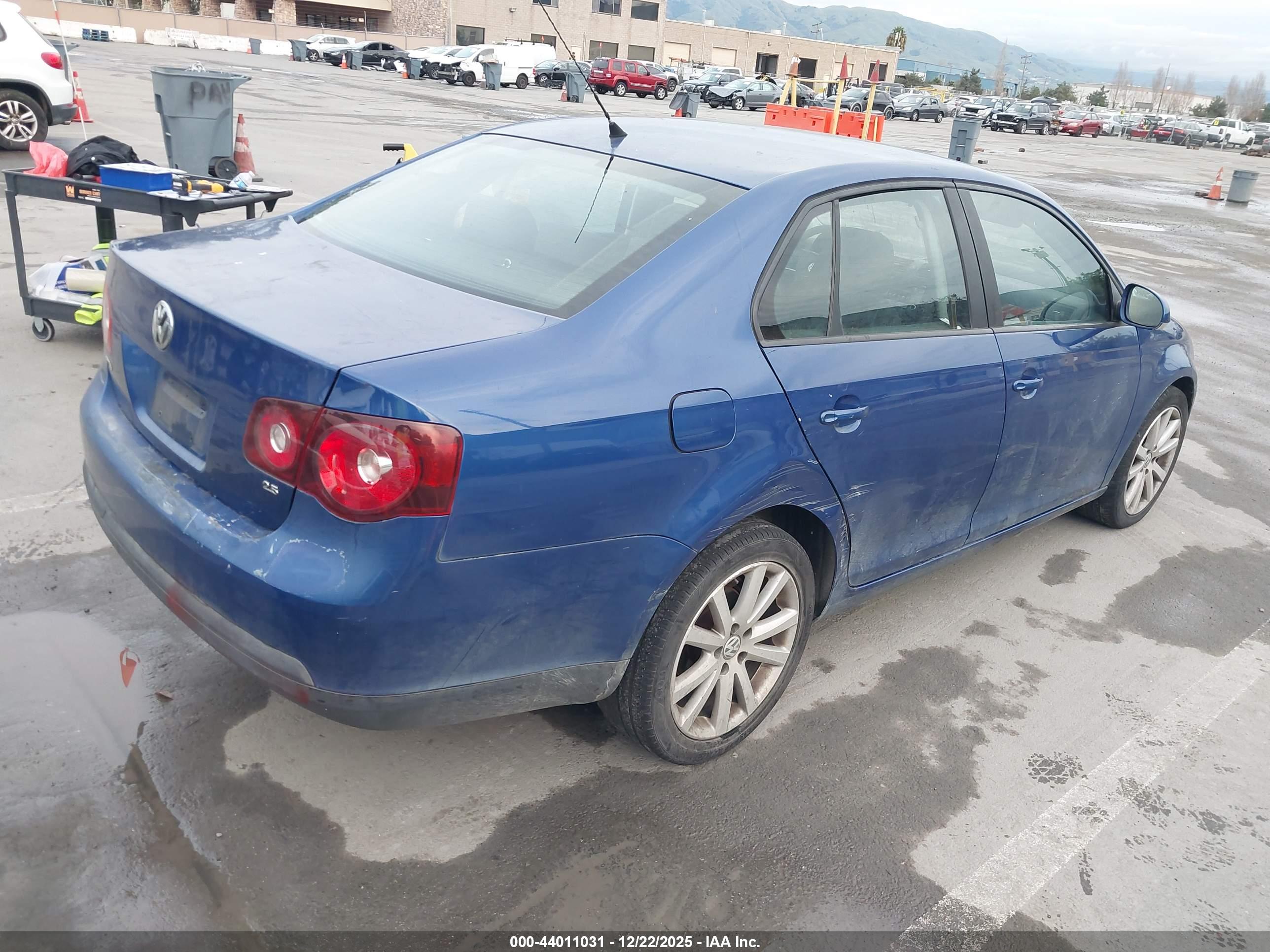 VOLKSWAGEN JETTA image 4