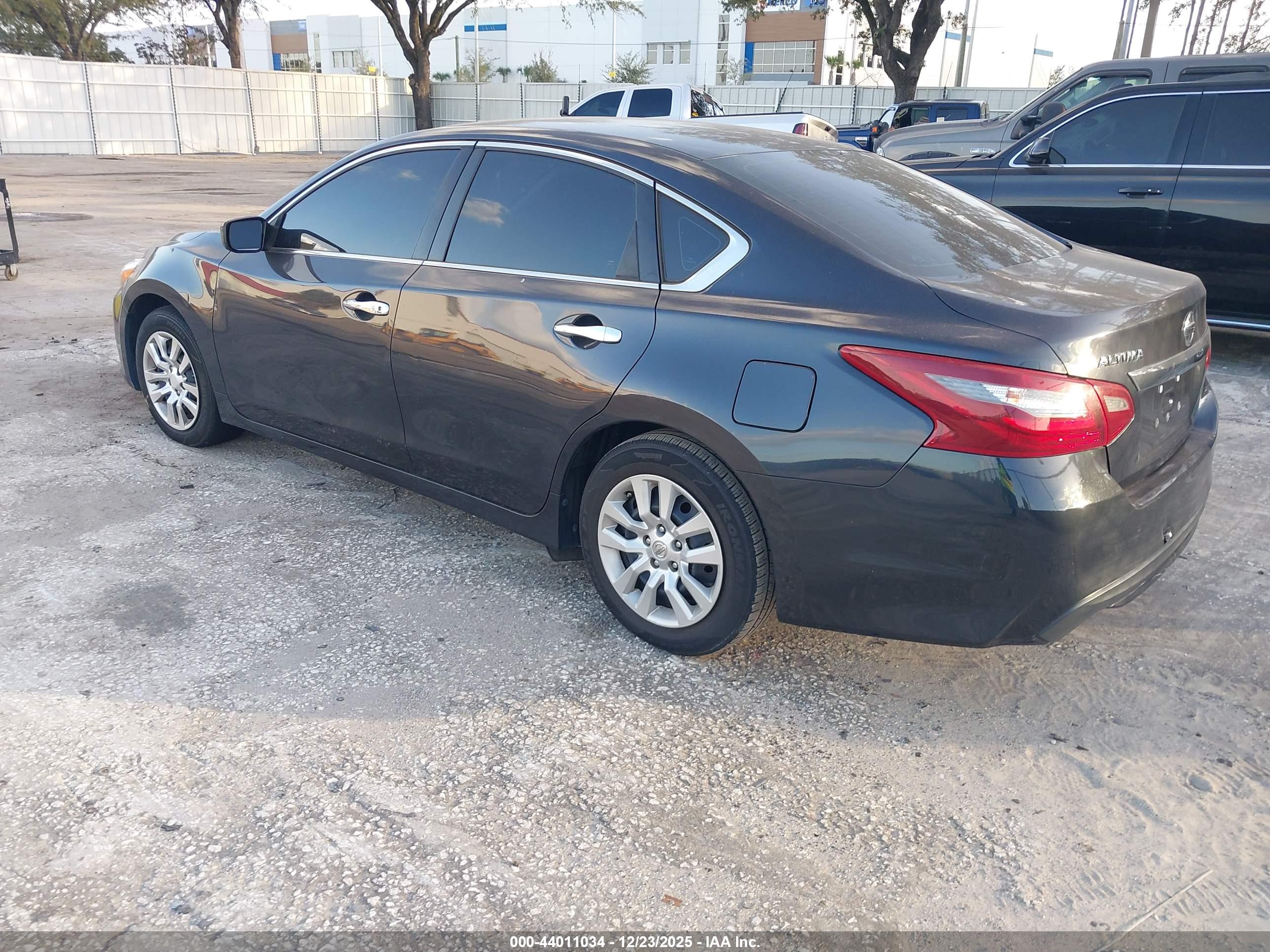 NISSAN ALTIMA image 3