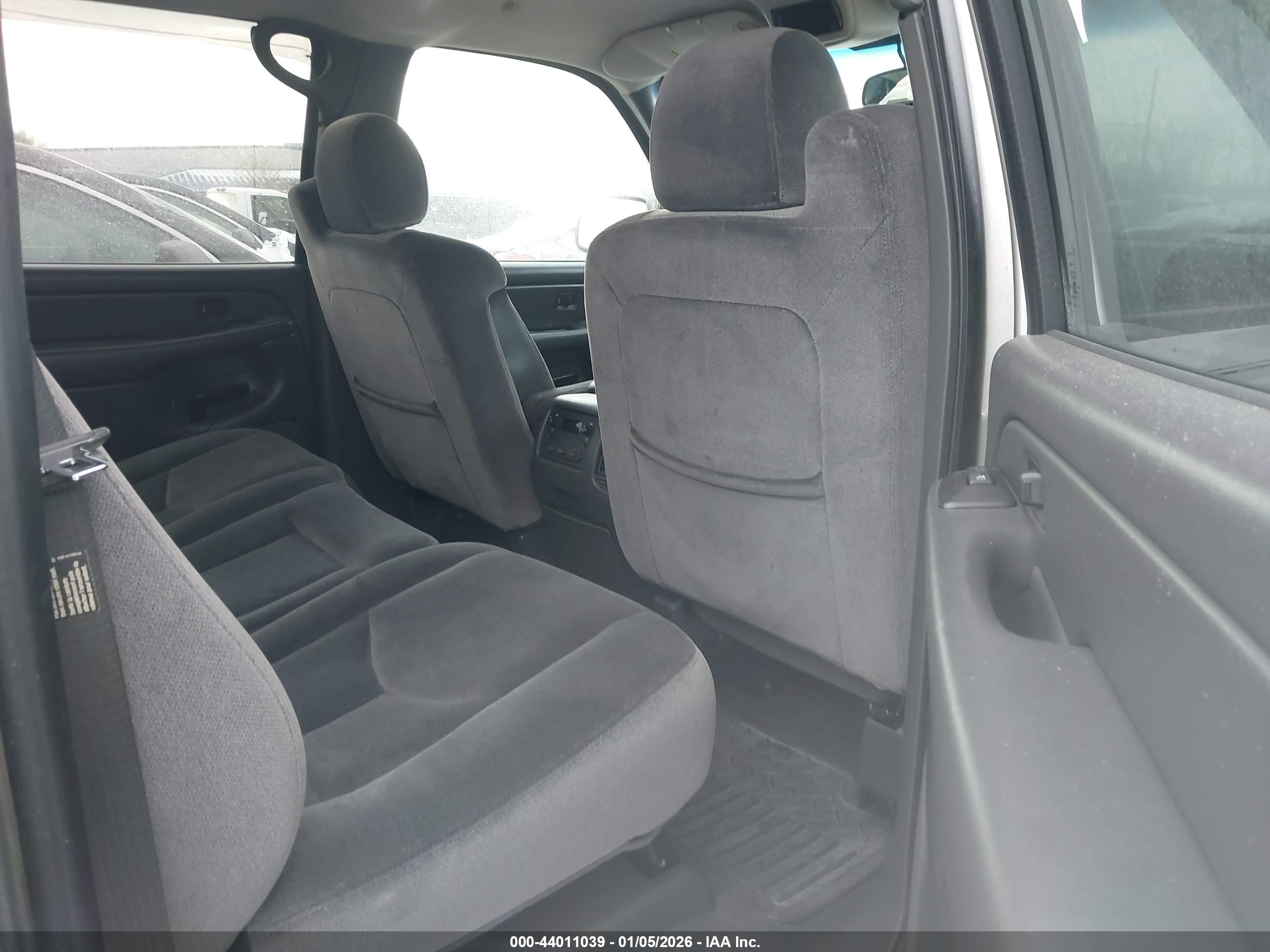 GMC SIERRA image 8