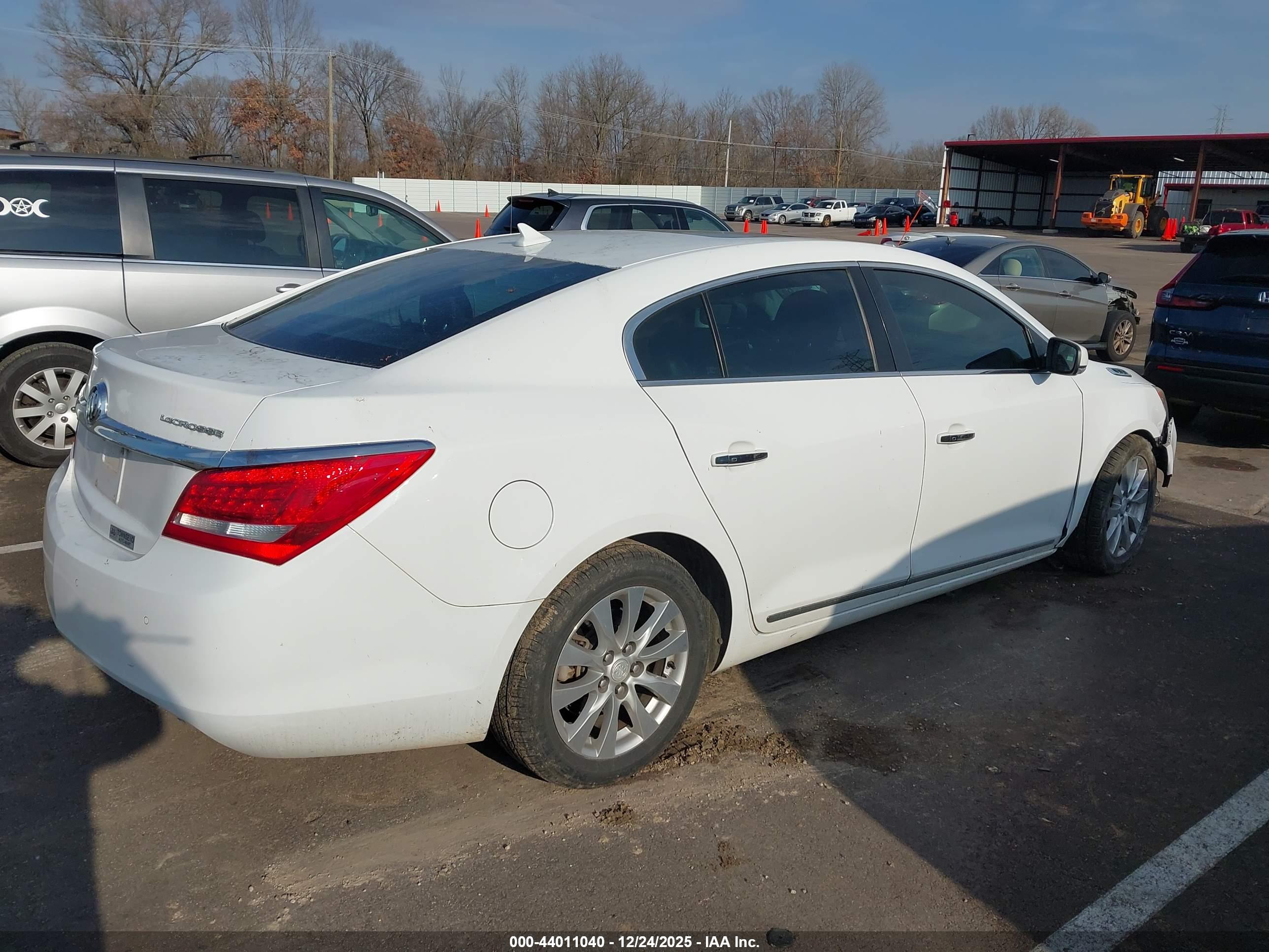 BUICK LACROSSE image 4