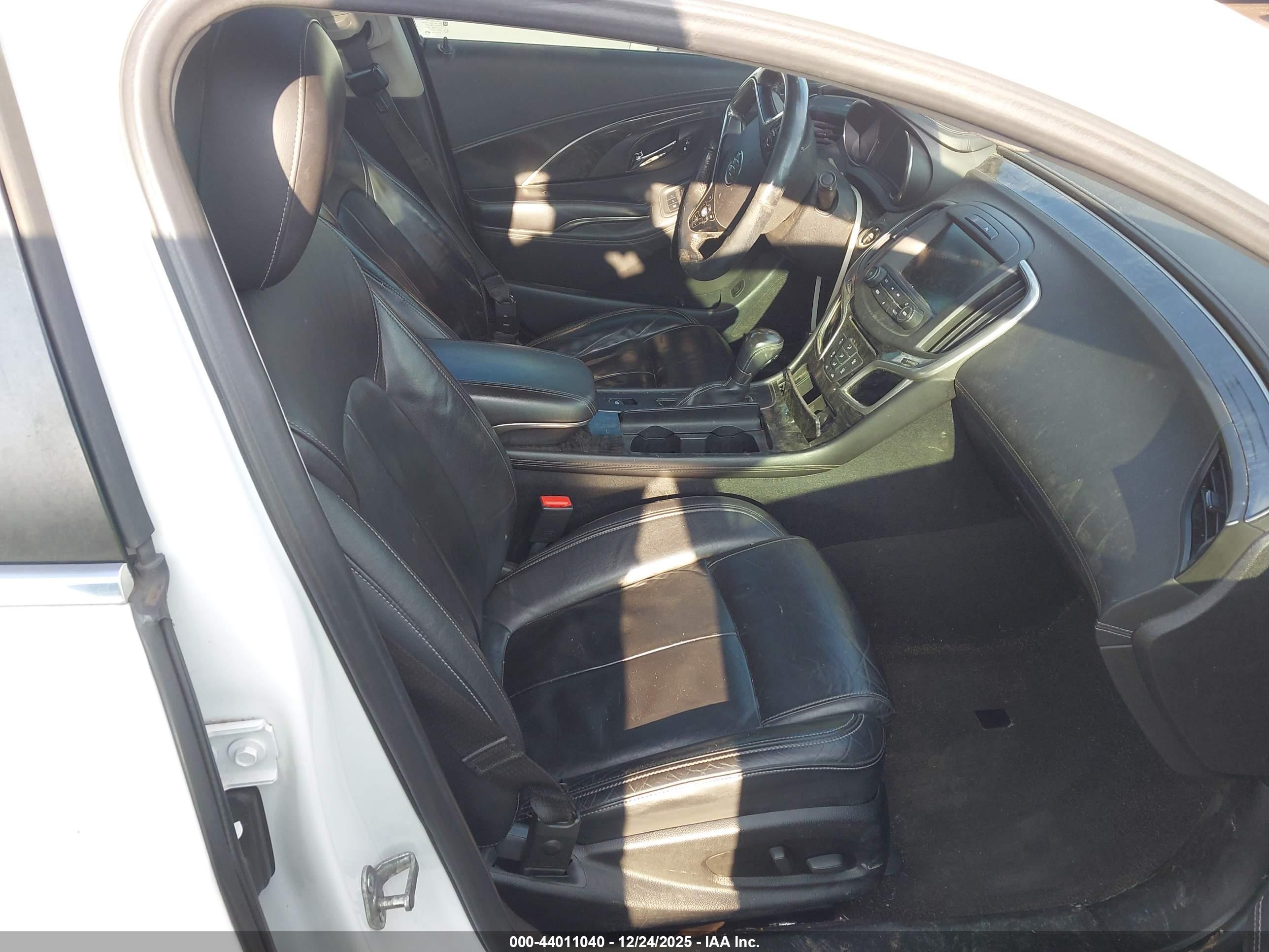 BUICK LACROSSE image 5