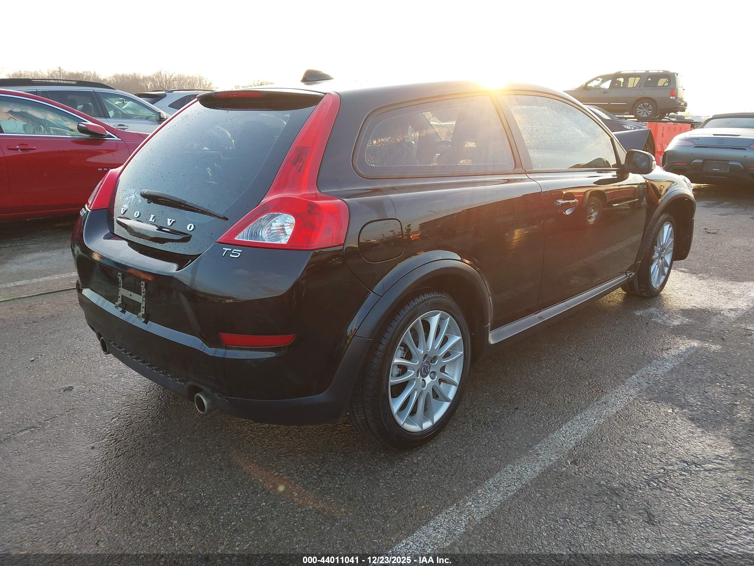 VOLVO C30 image 4