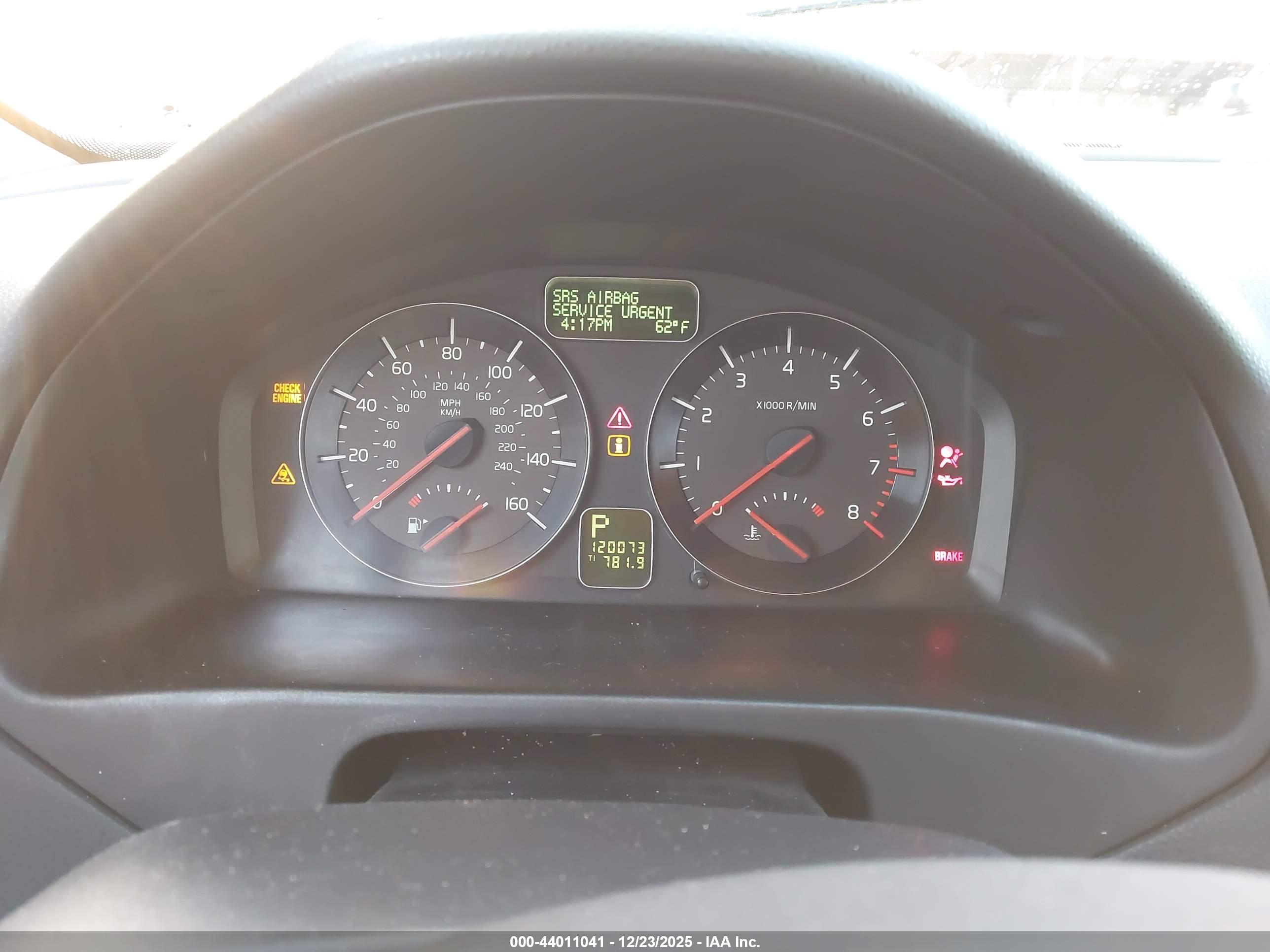 VOLVO C30 image 7