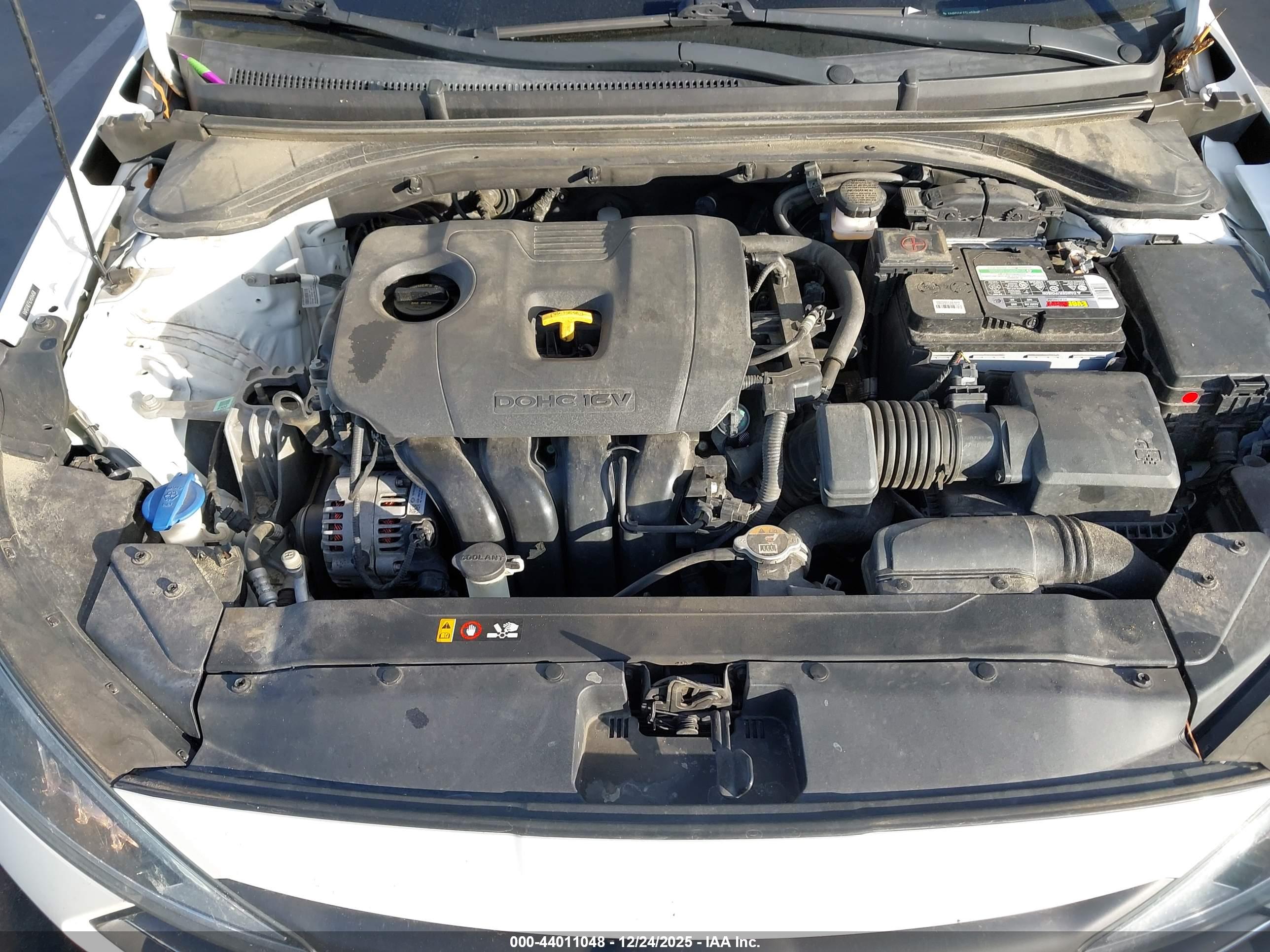 HYUNDAI ELANTRA image 10