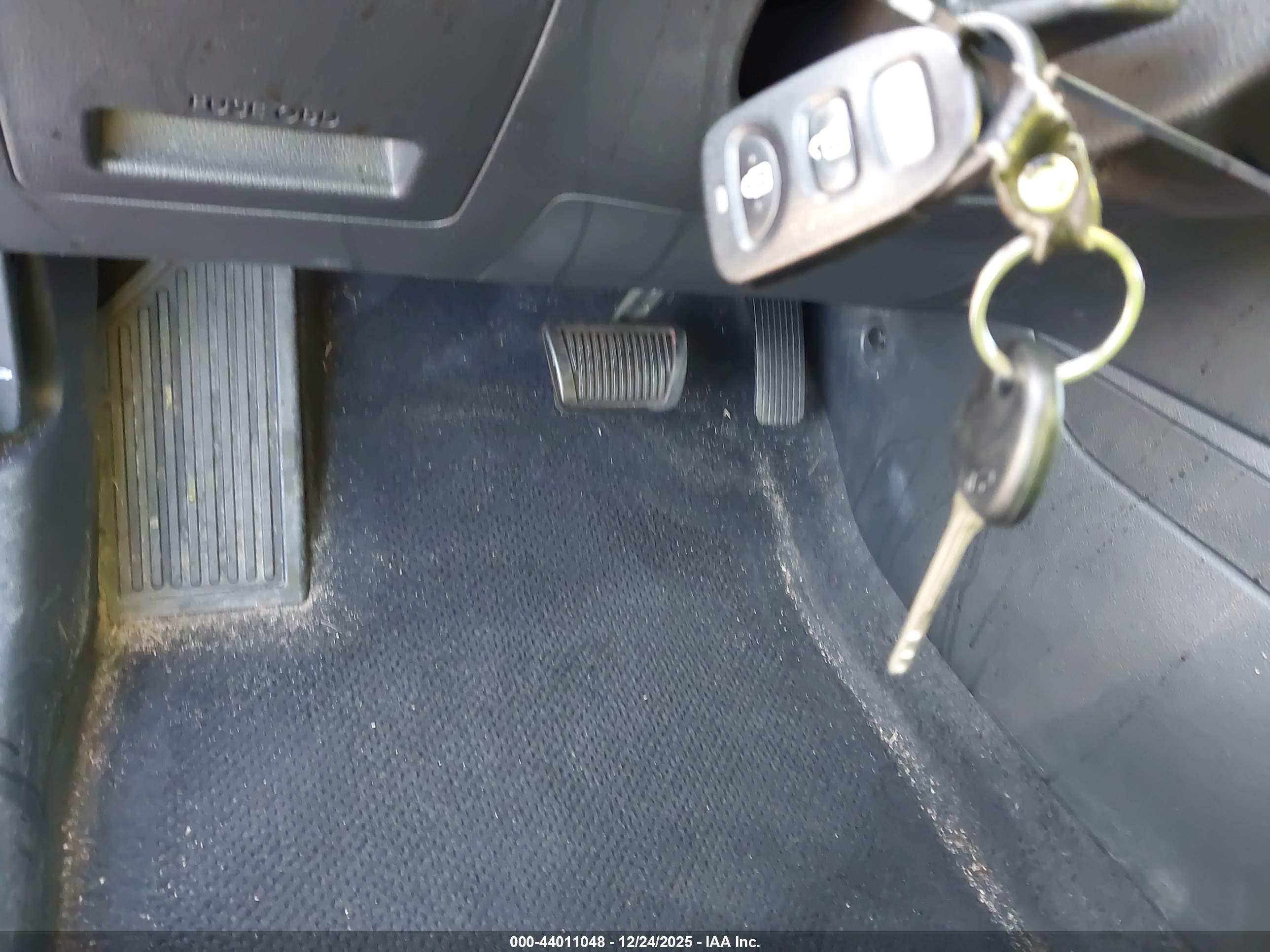 HYUNDAI ELANTRA image 11