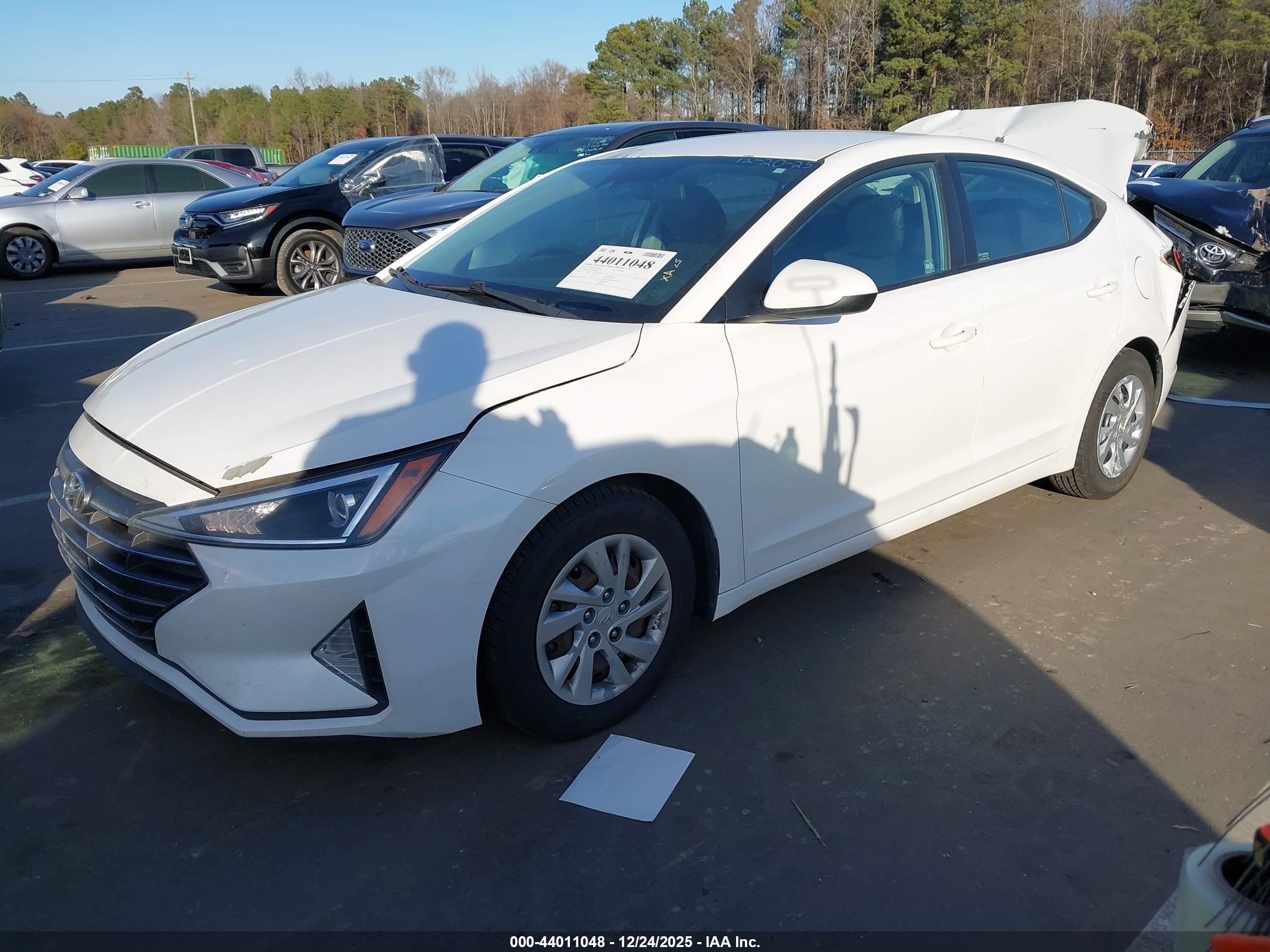 HYUNDAI ELANTRA image 2