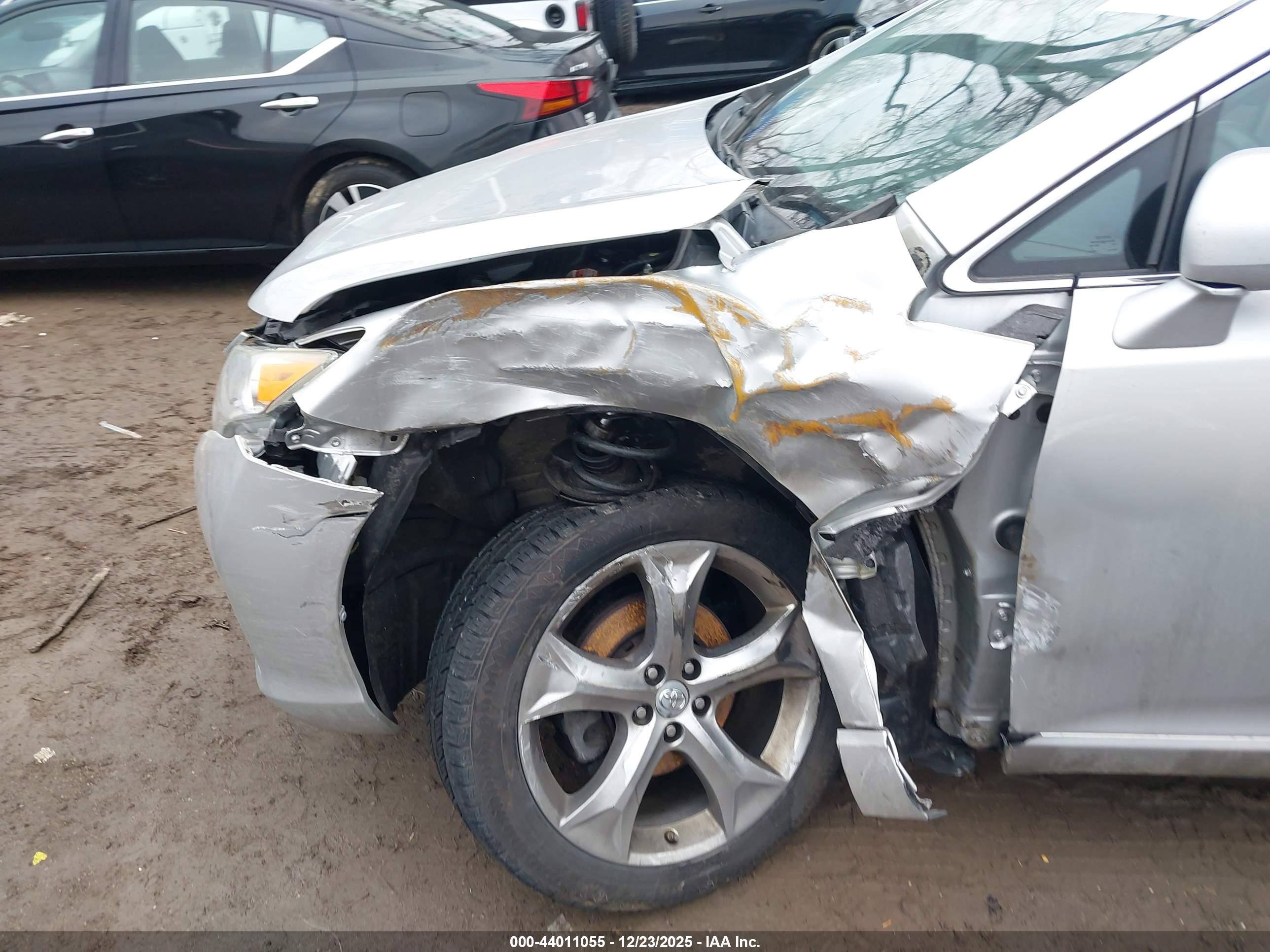 TOYOTA VENZA image 6