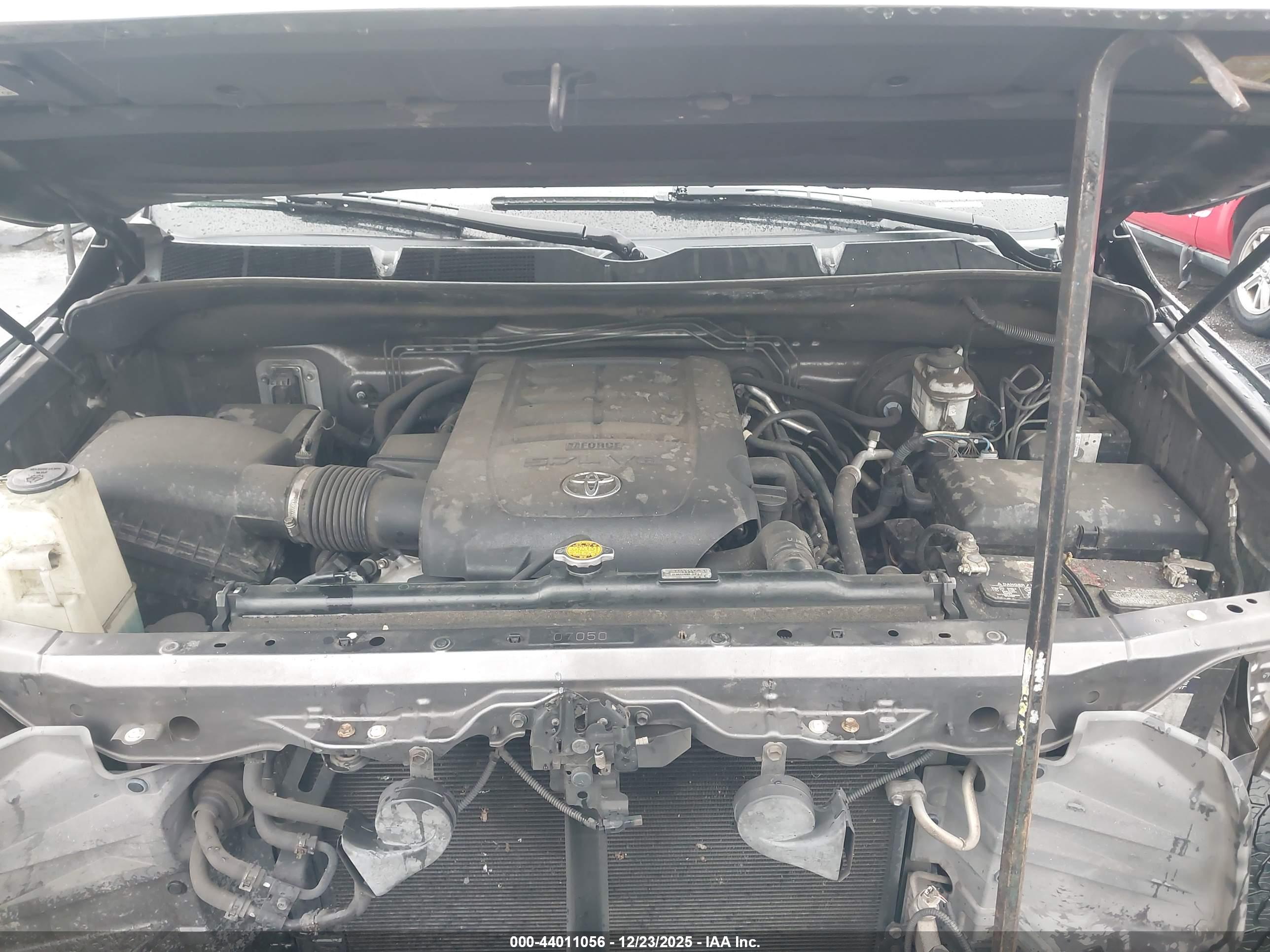 TOYOTA TUNDRA image 10