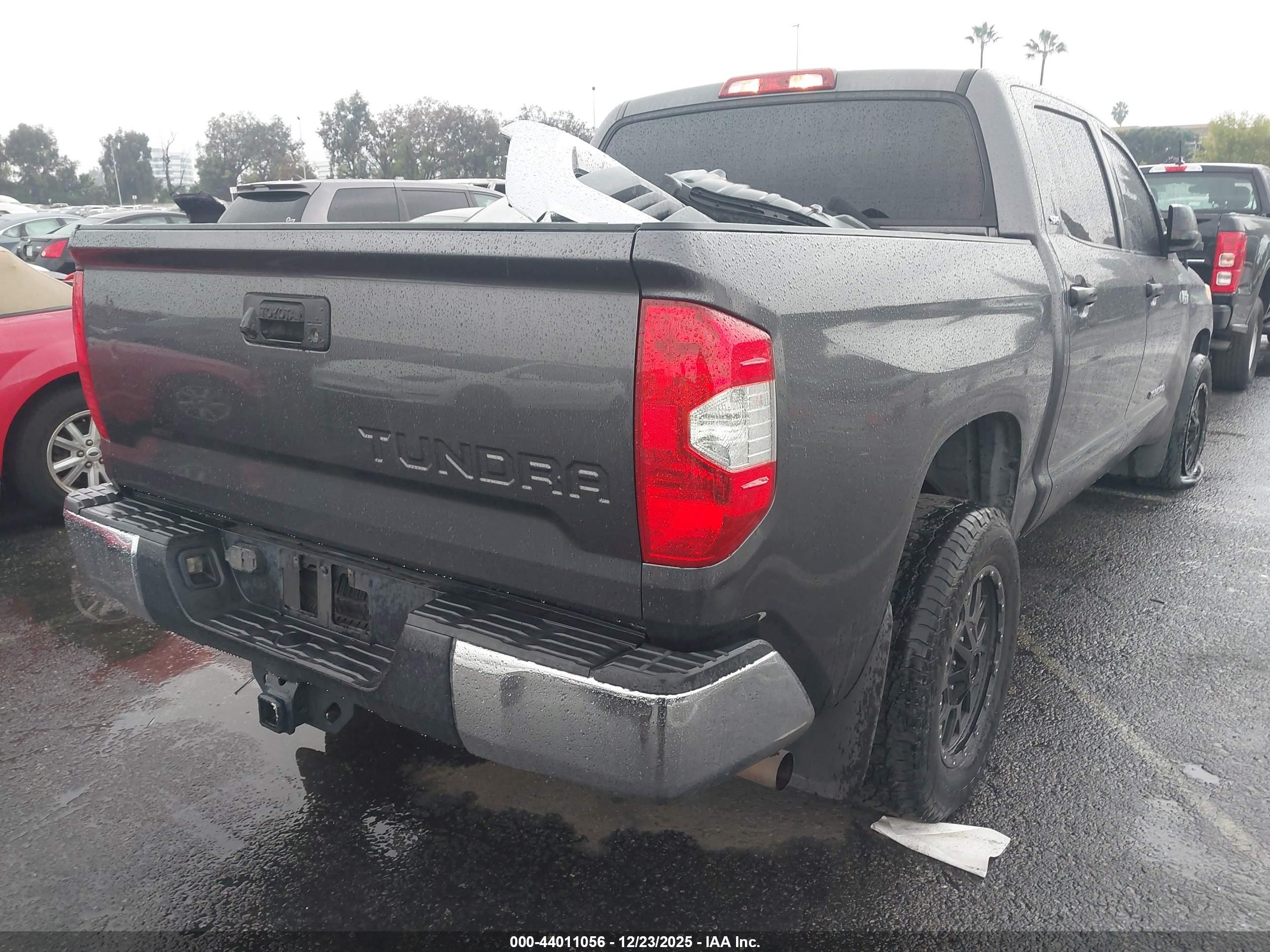 TOYOTA TUNDRA image 4