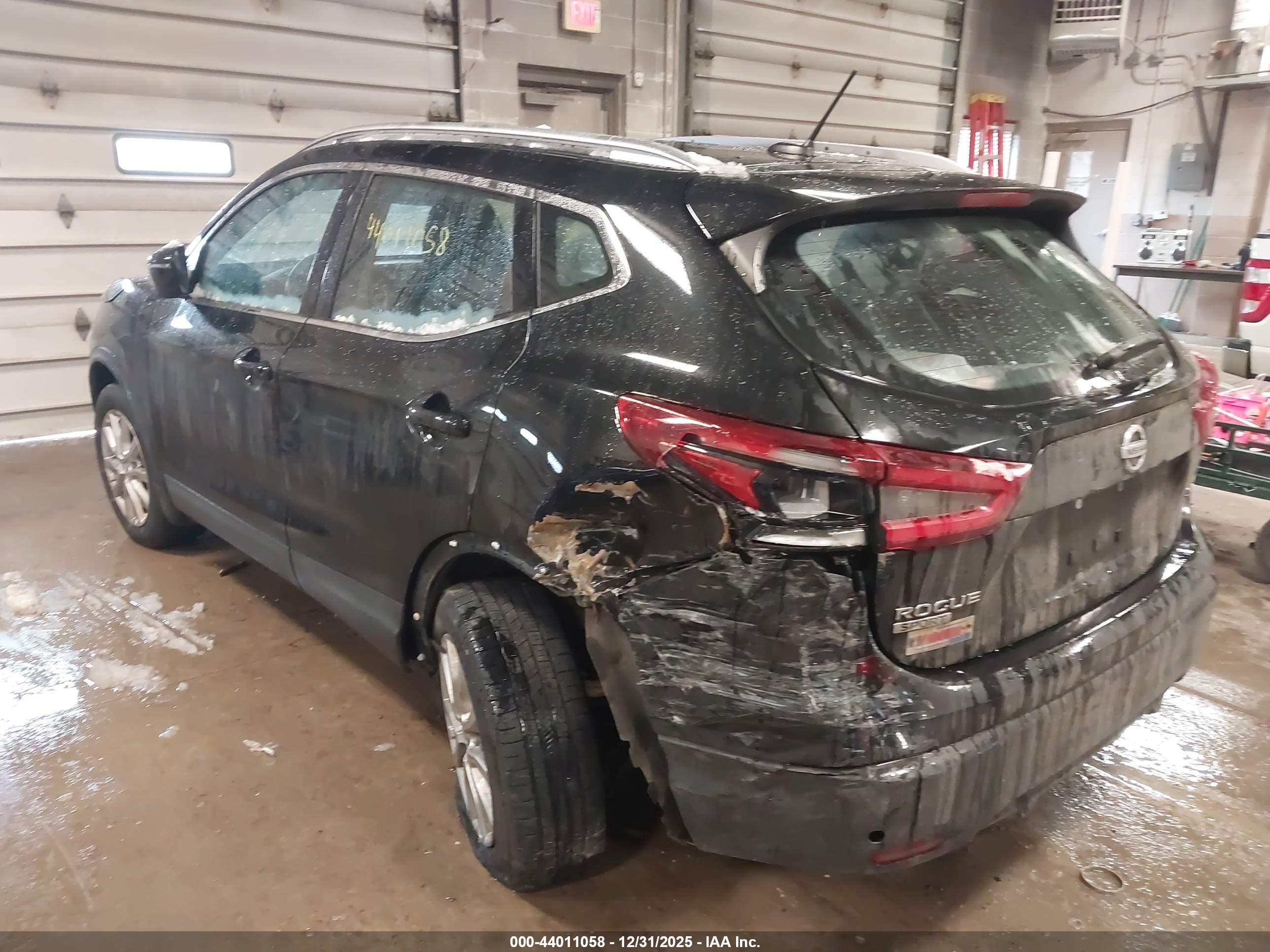 NISSAN ROGUE image 3