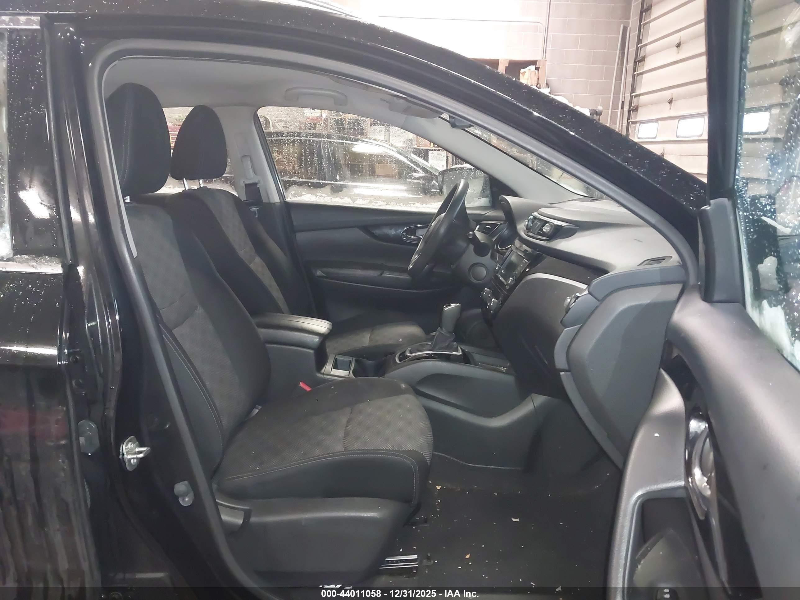 NISSAN ROGUE image 5