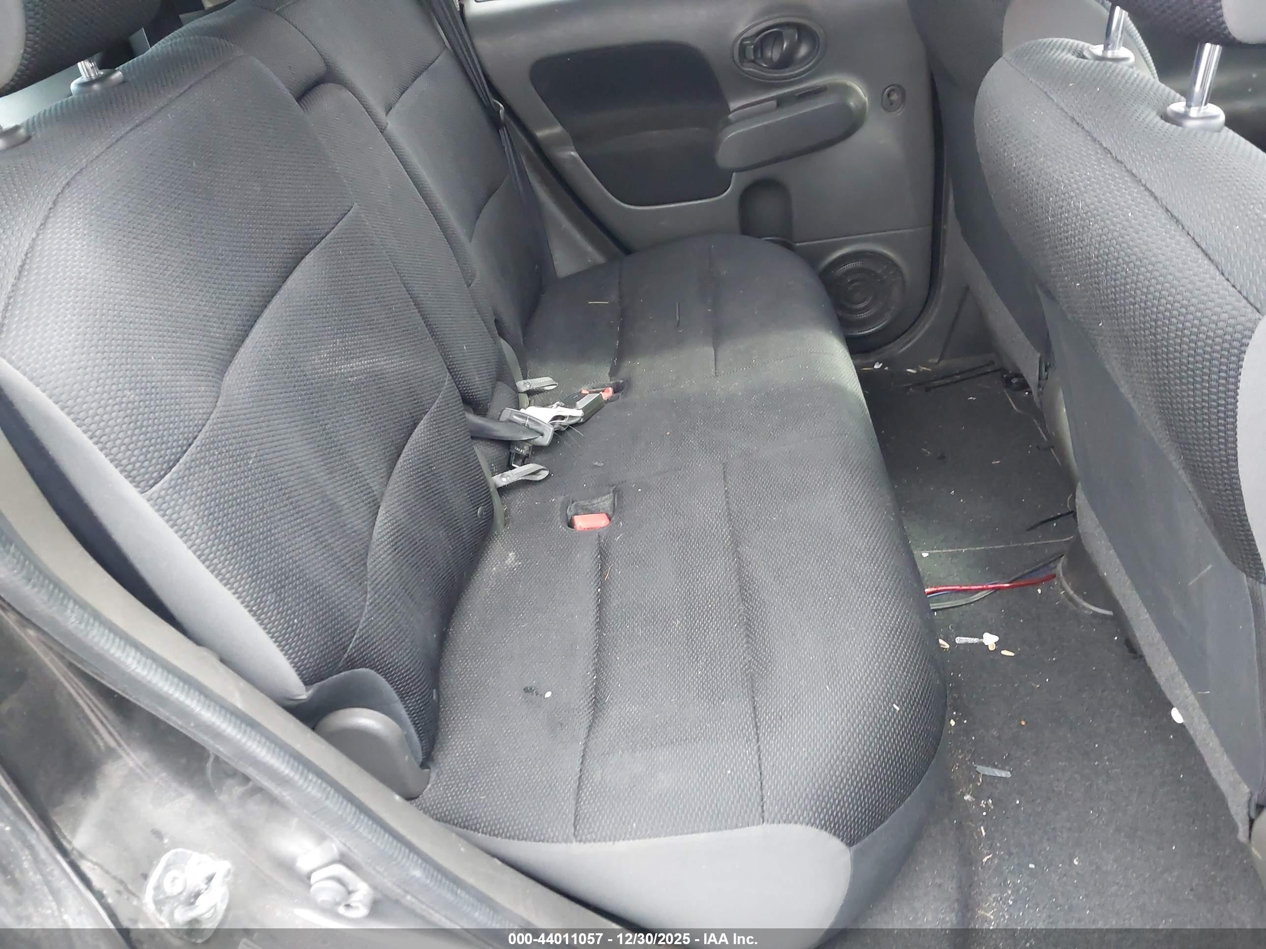NISSAN CUBE image 8