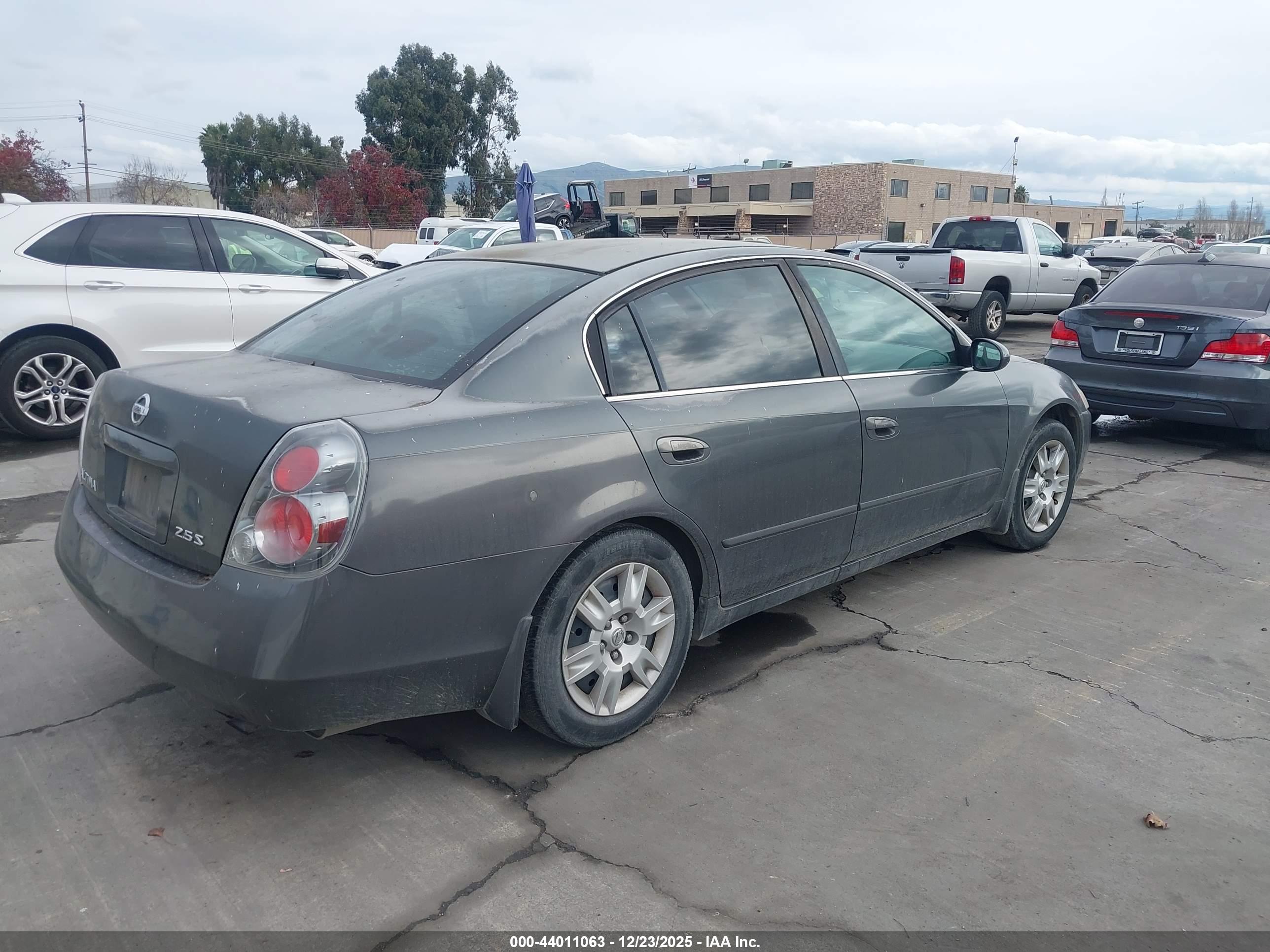 NISSAN ALTIMA image 4