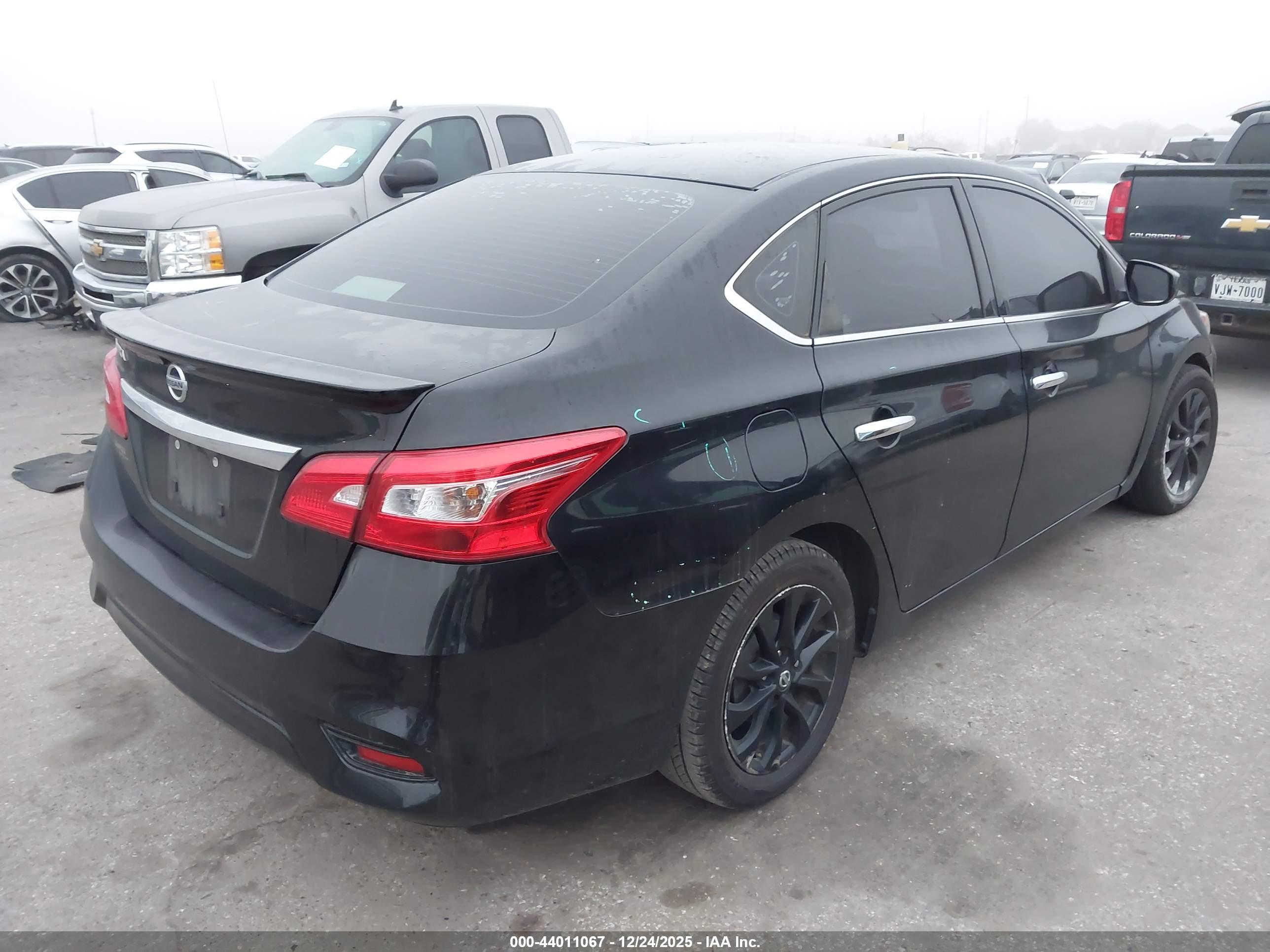 NISSAN SENTRA image 4