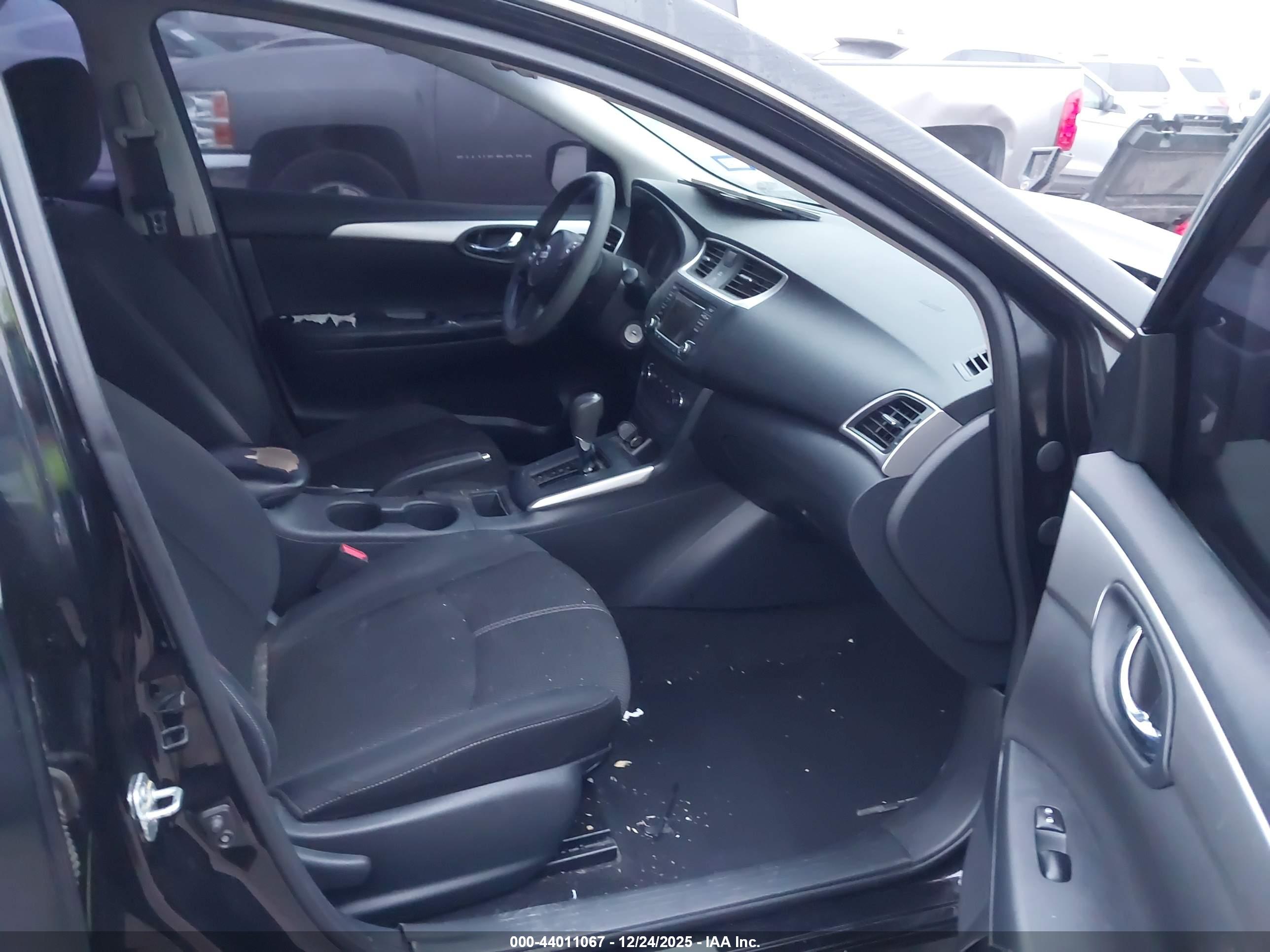 NISSAN SENTRA image 5