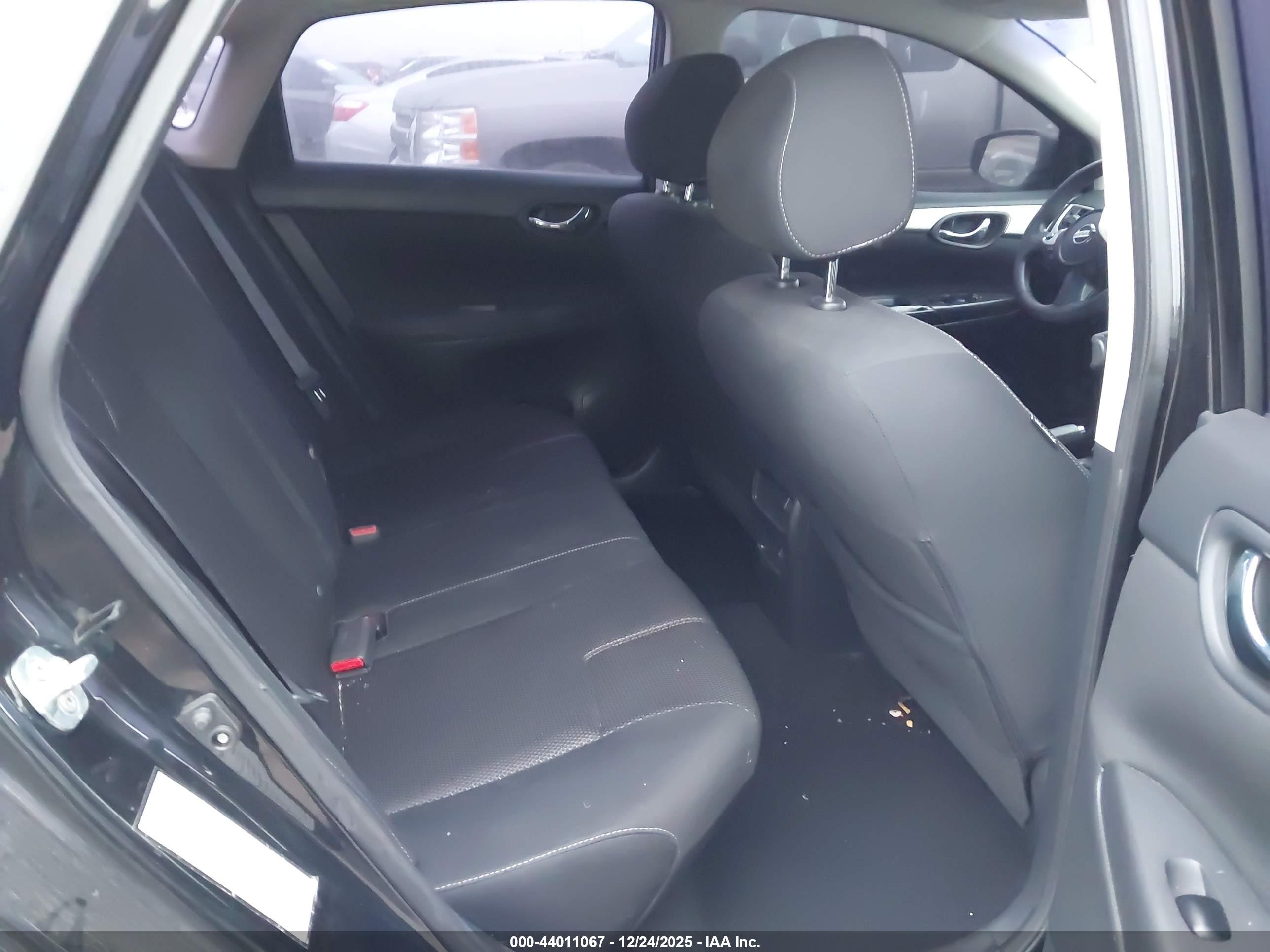 NISSAN SENTRA image 8