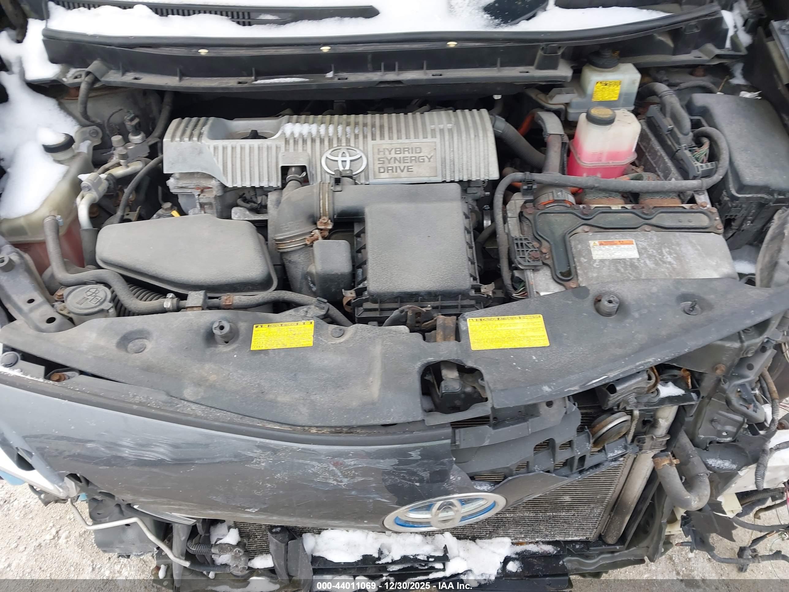 TOYOTA PRIUS image 10