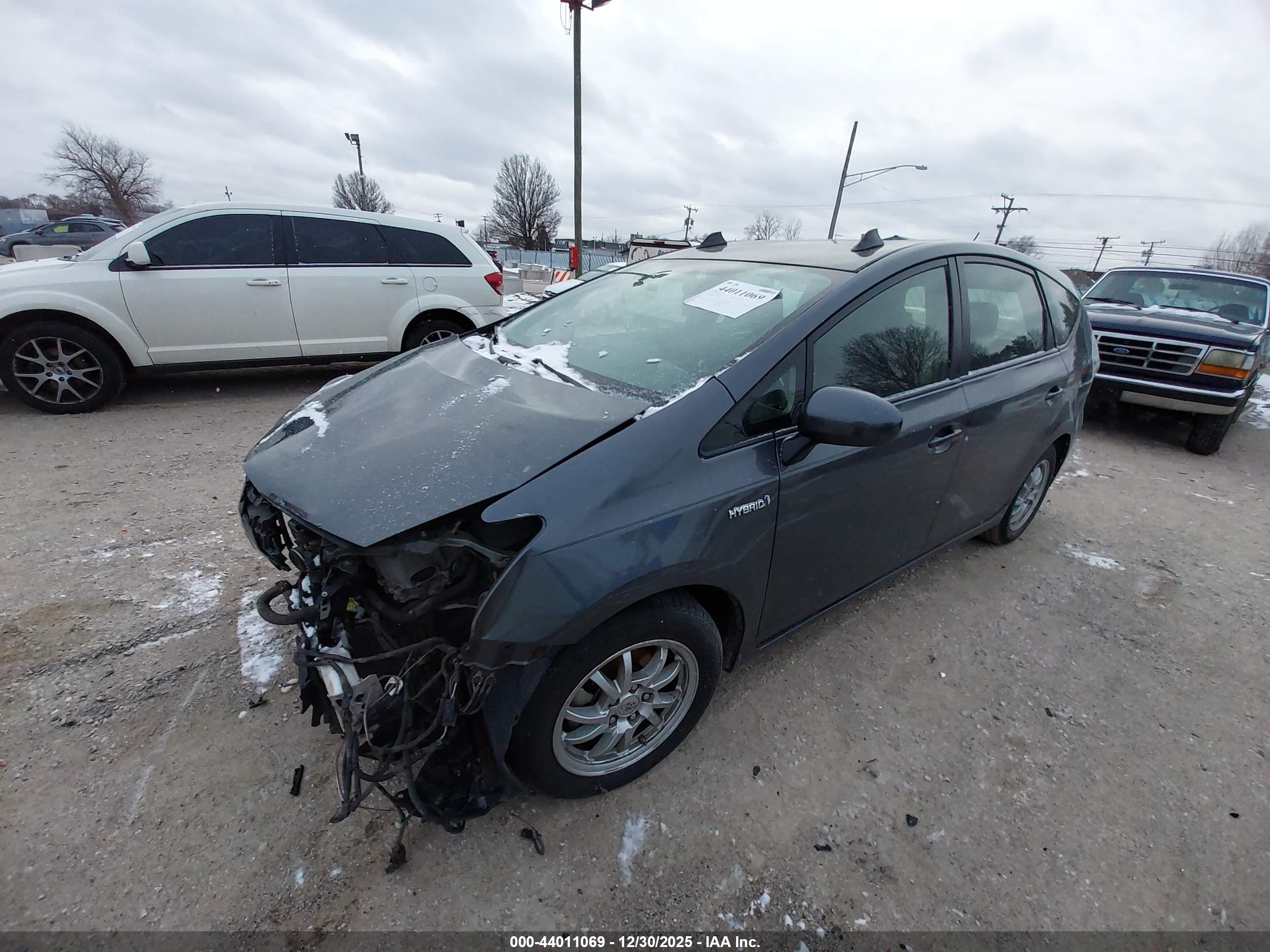 TOYOTA PRIUS image 2