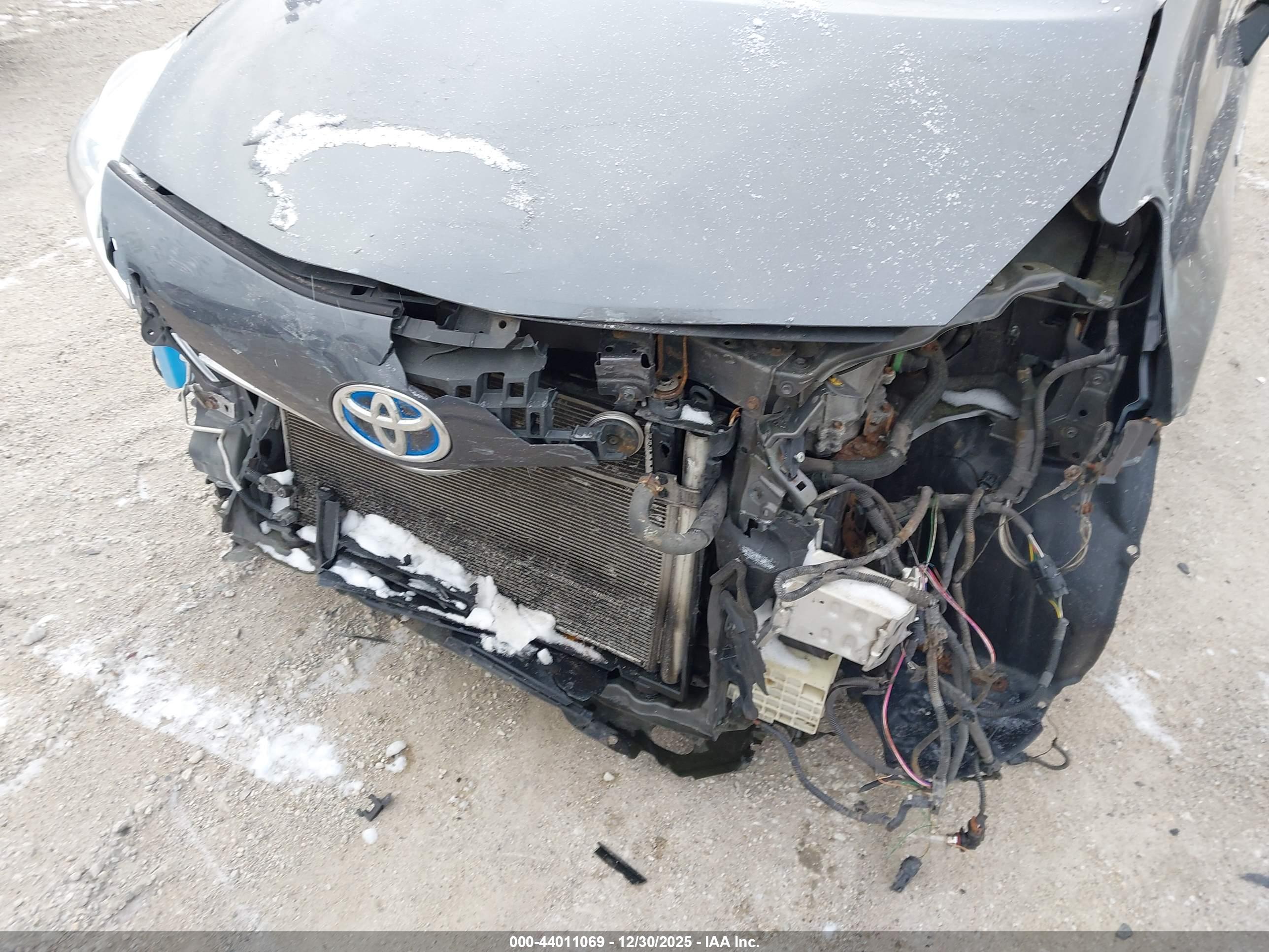 TOYOTA PRIUS image 6