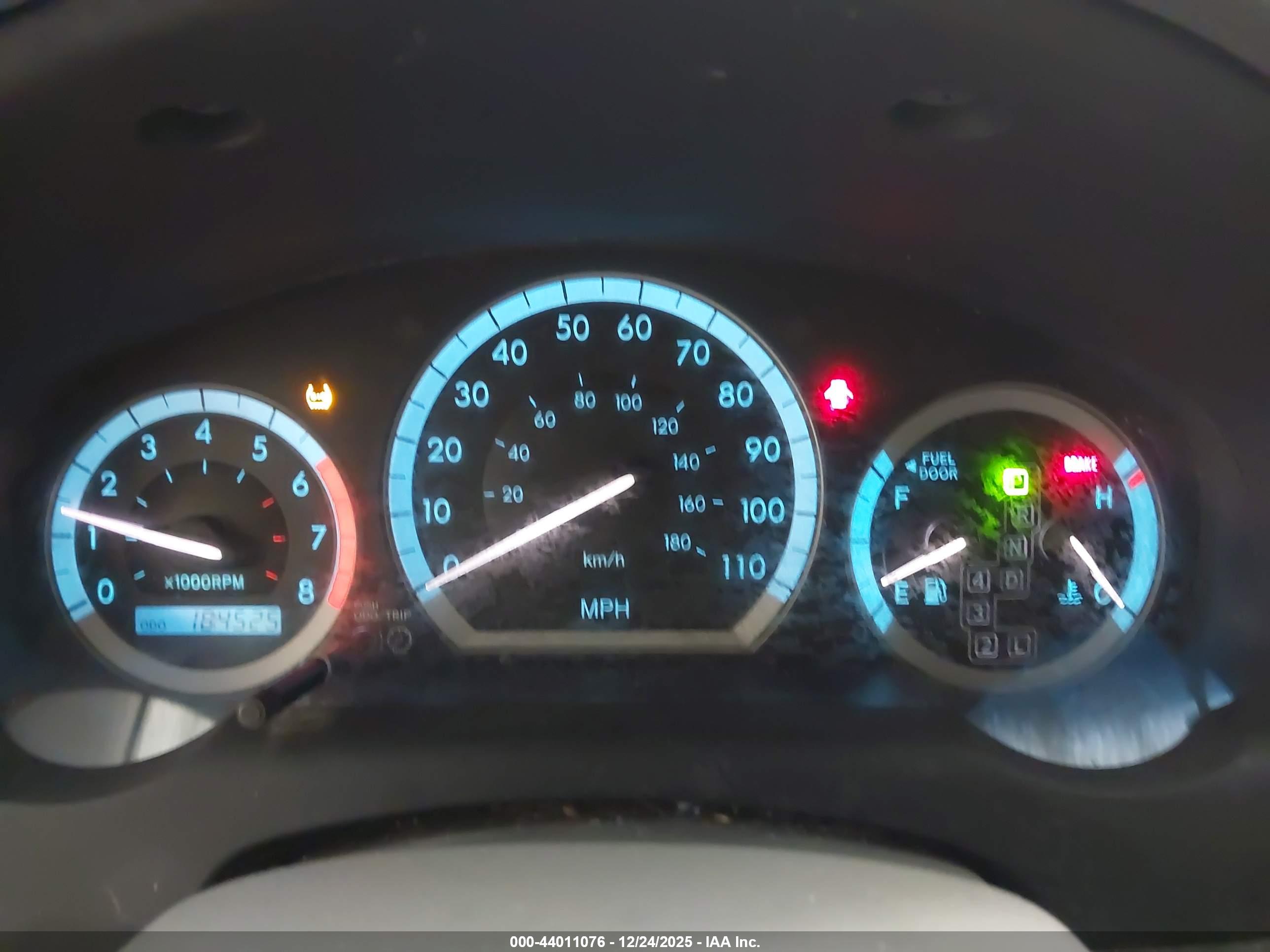 TOYOTA SIENNA image 7