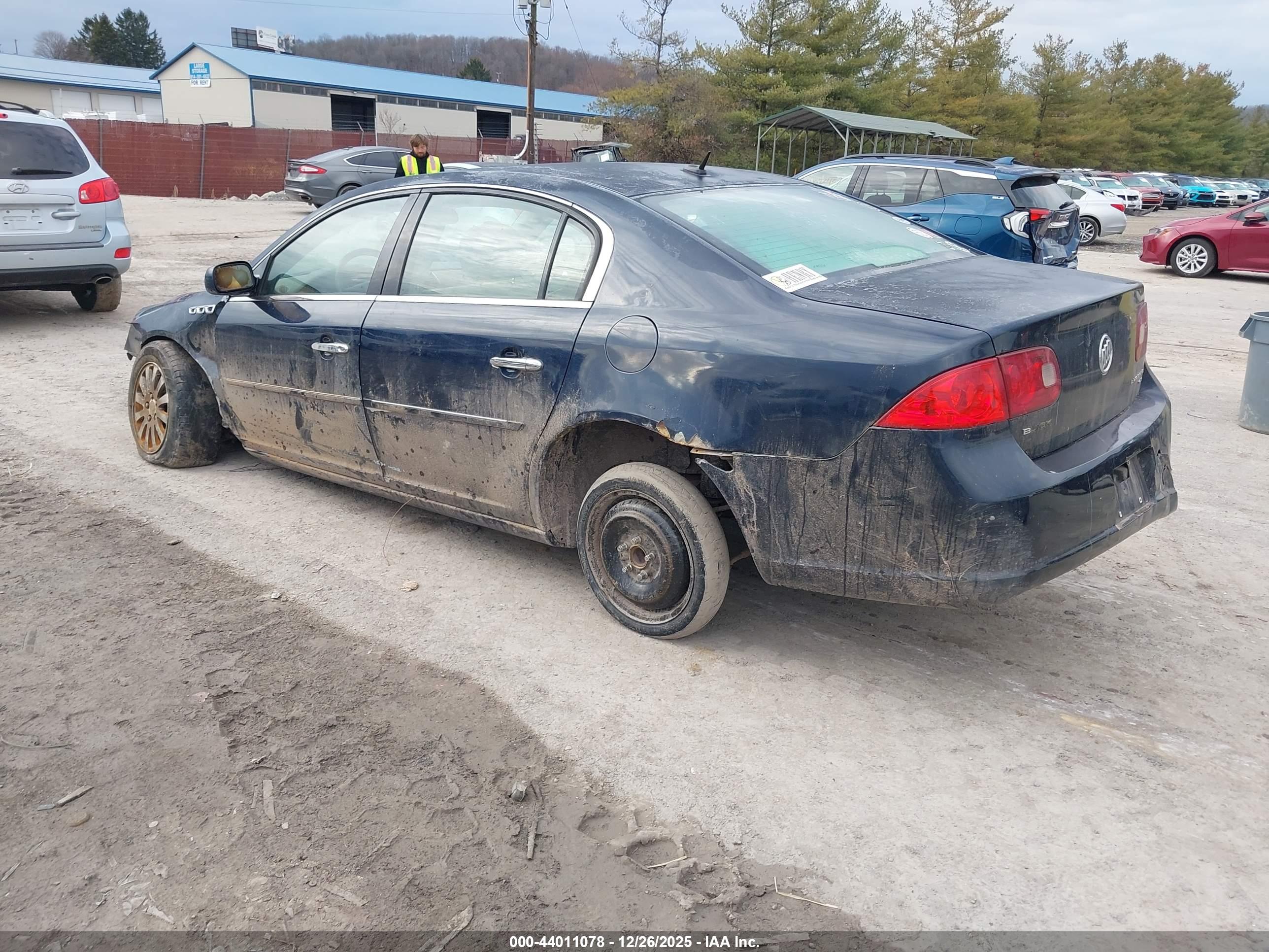 BUICK LUCERNE image 3