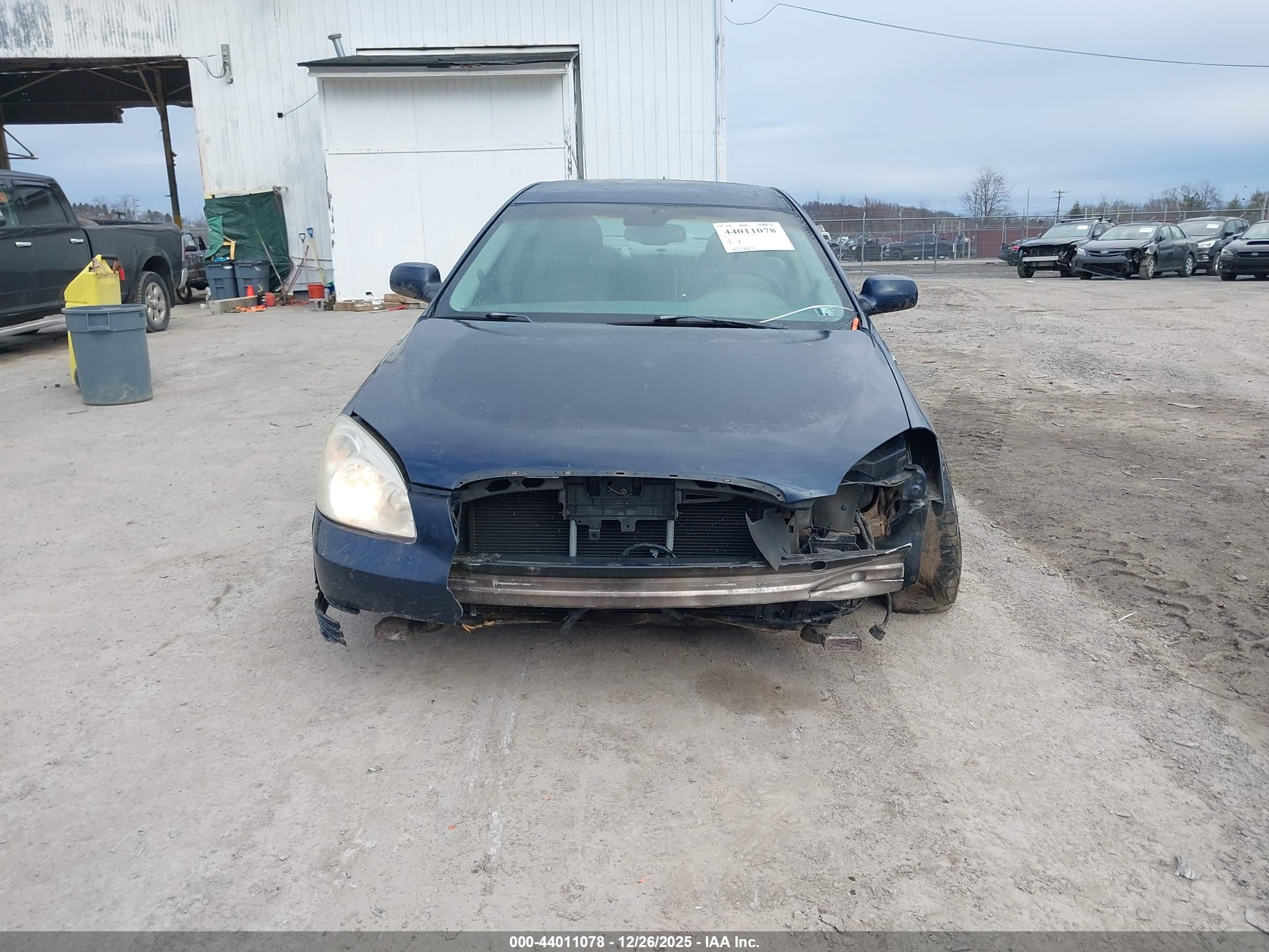 BUICK LUCERNE image 6