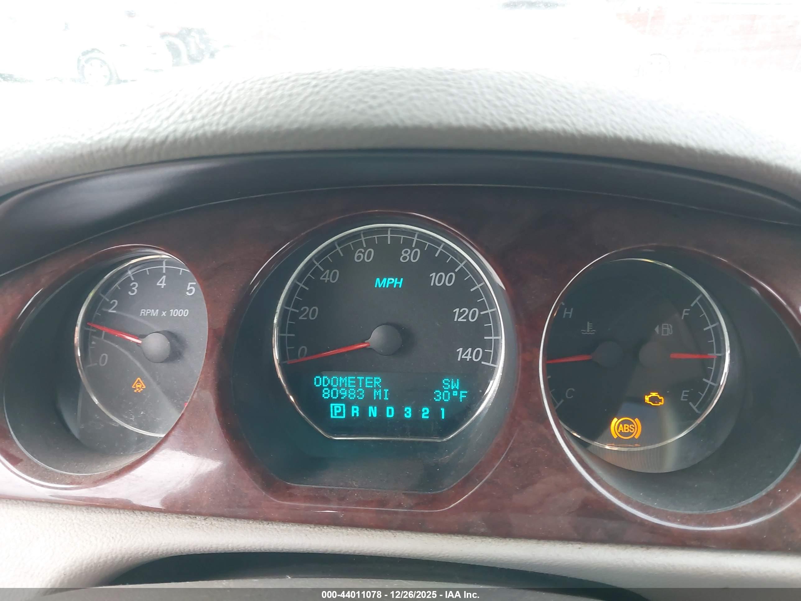 BUICK LUCERNE image 7