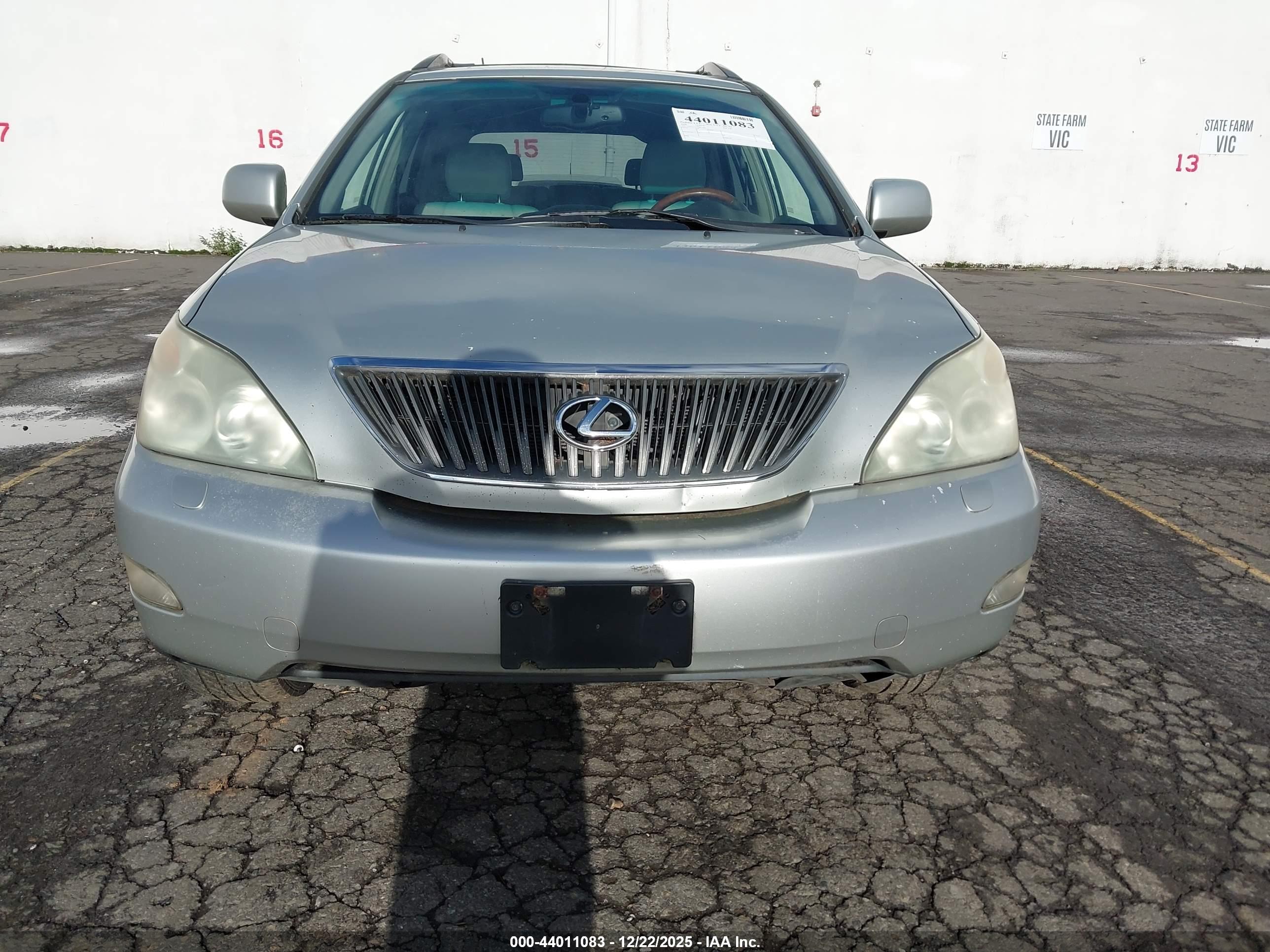 LEXUS RX image 6