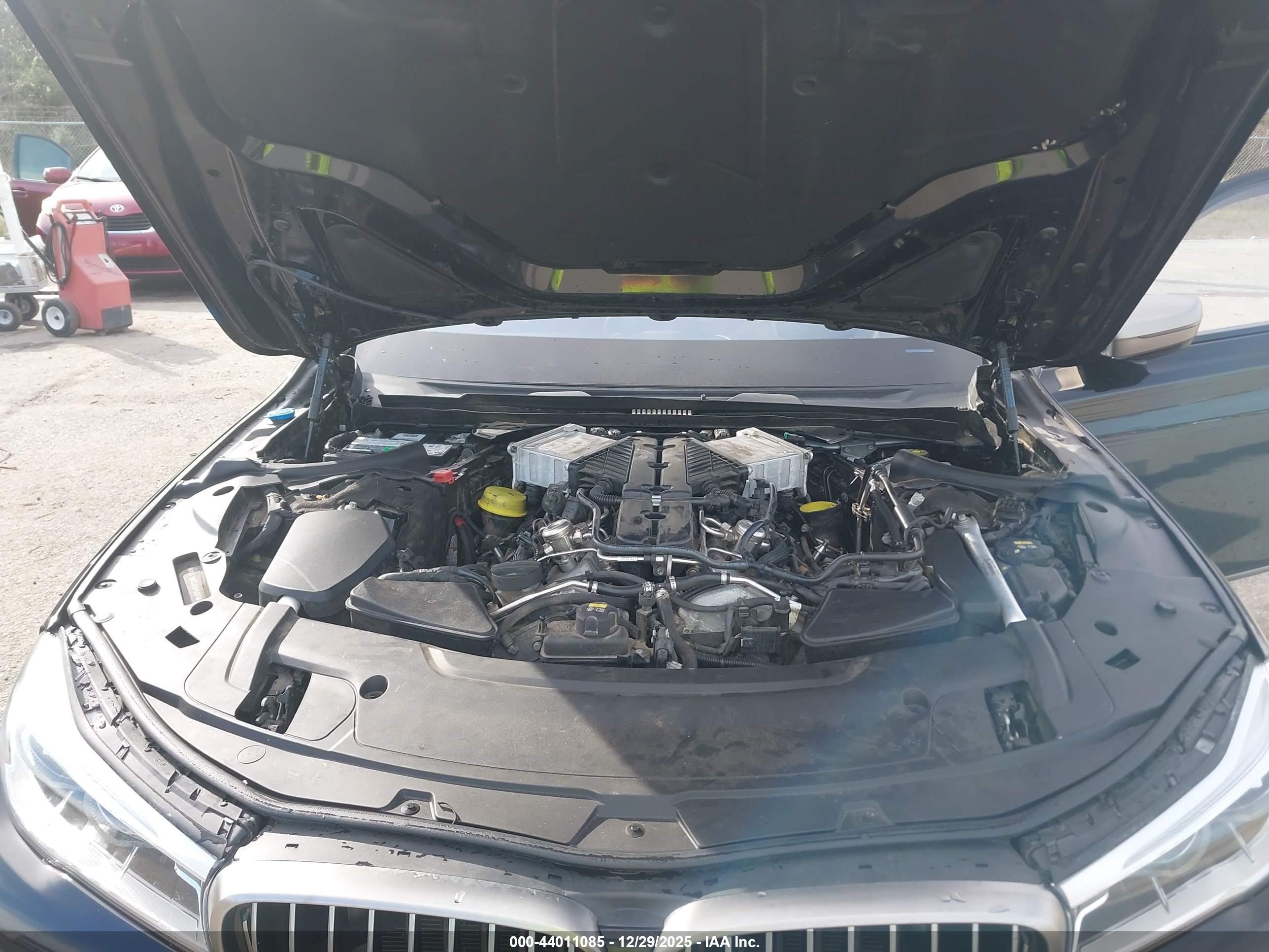 BMW M760I image 10
