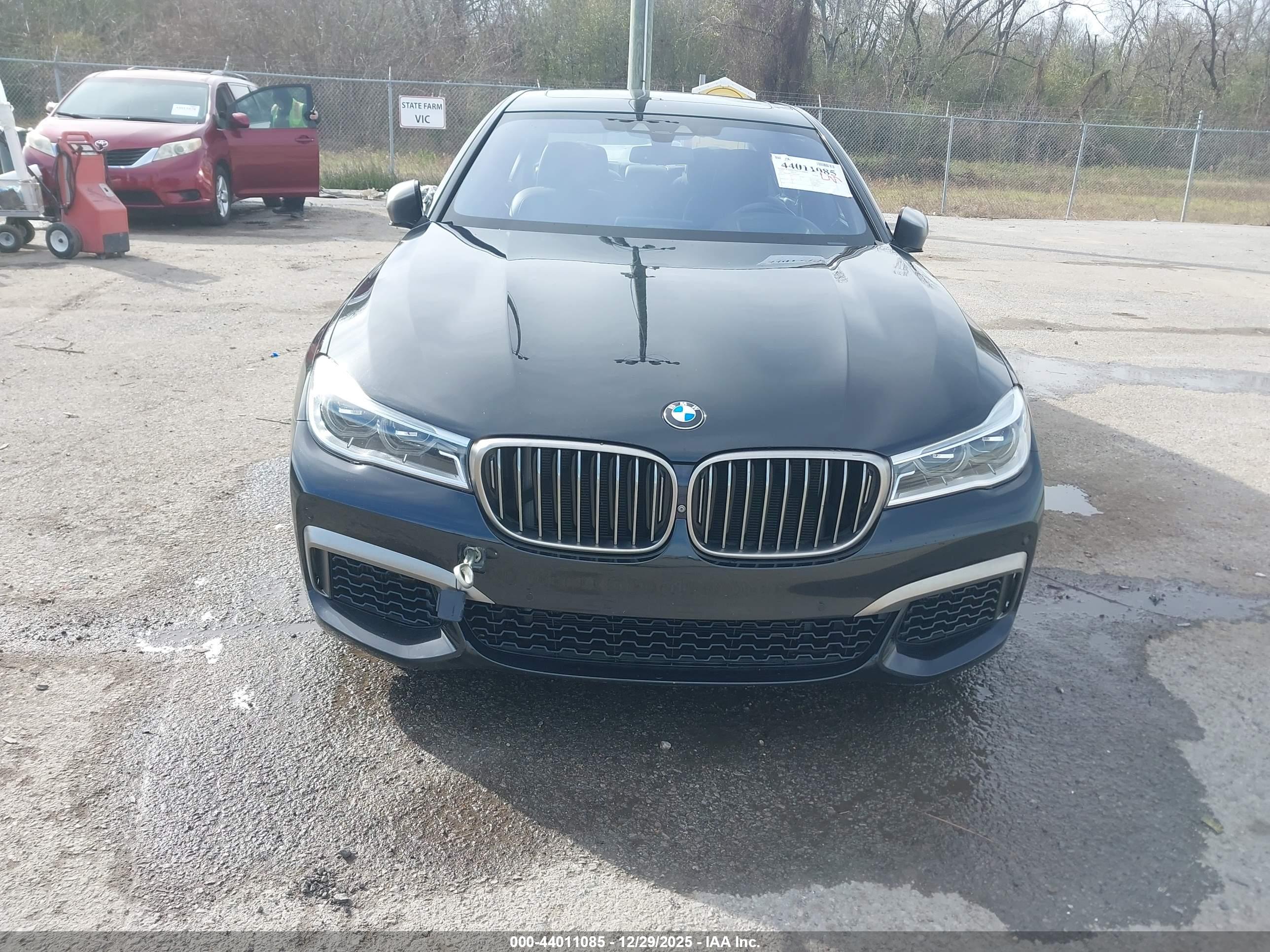 BMW M760I image 6
