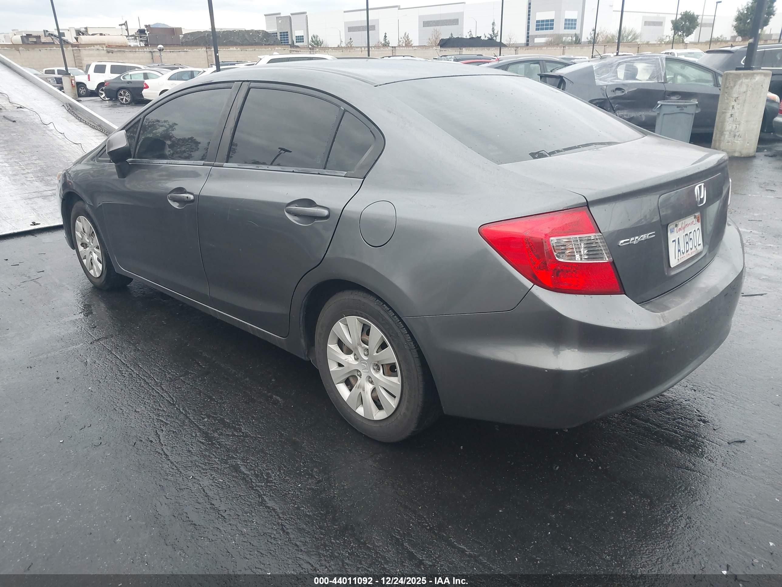 HONDA CIVIC image 3