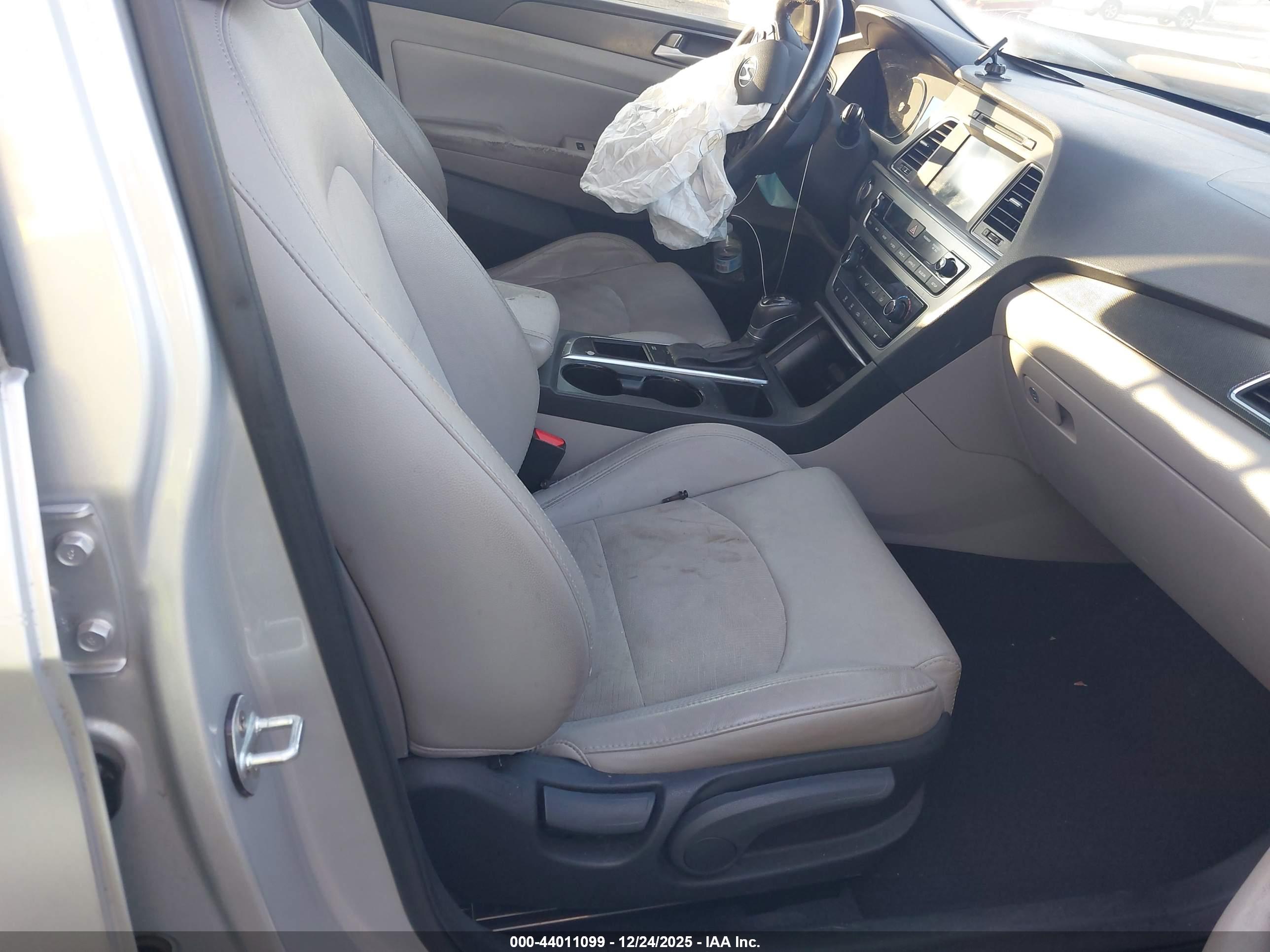 HYUNDAI SONATA image 5