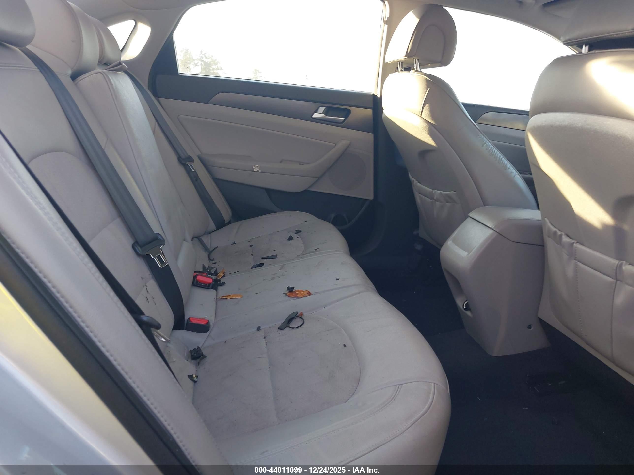HYUNDAI SONATA image 8