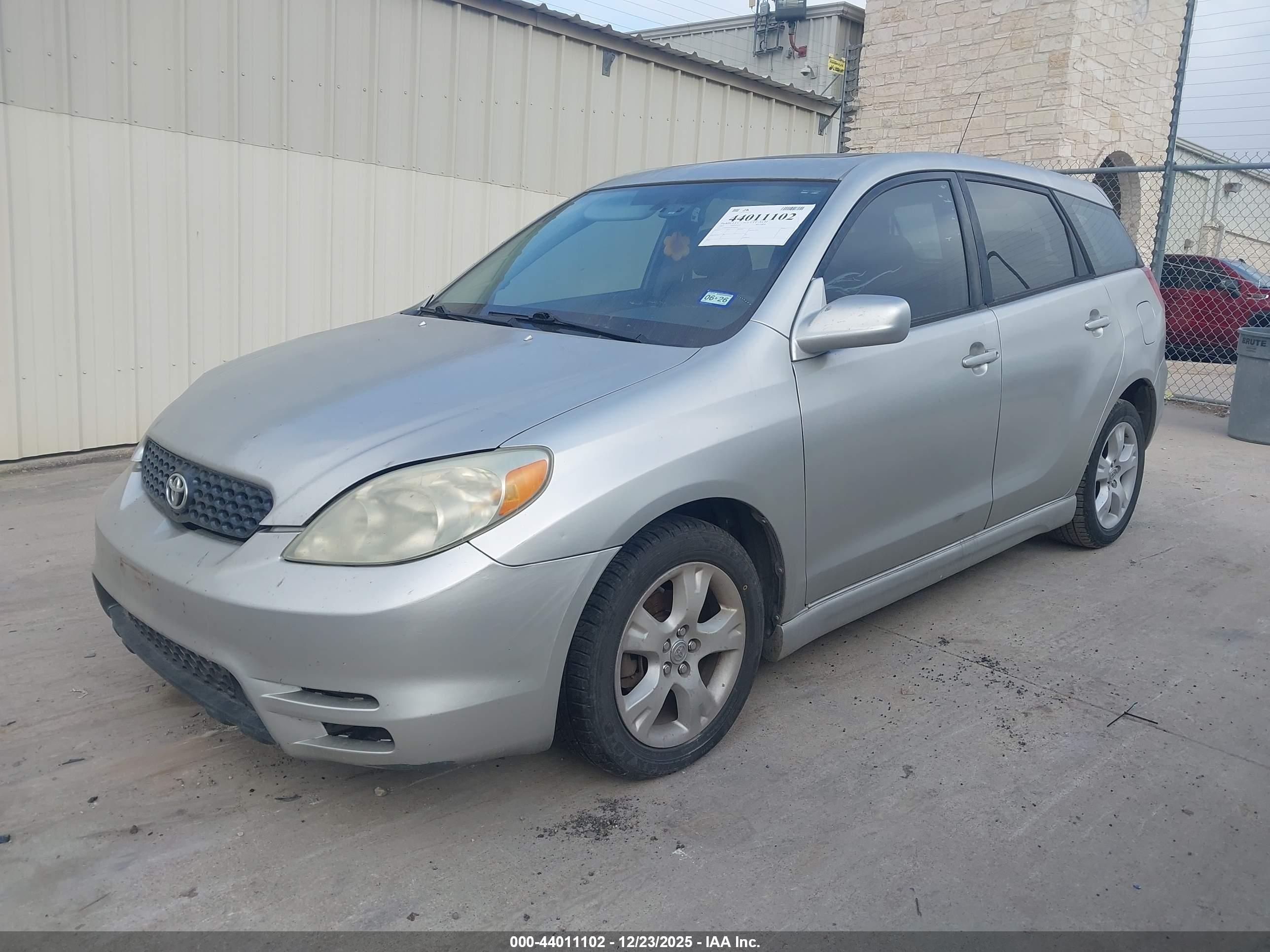 TOYOTA MATRIX image 2