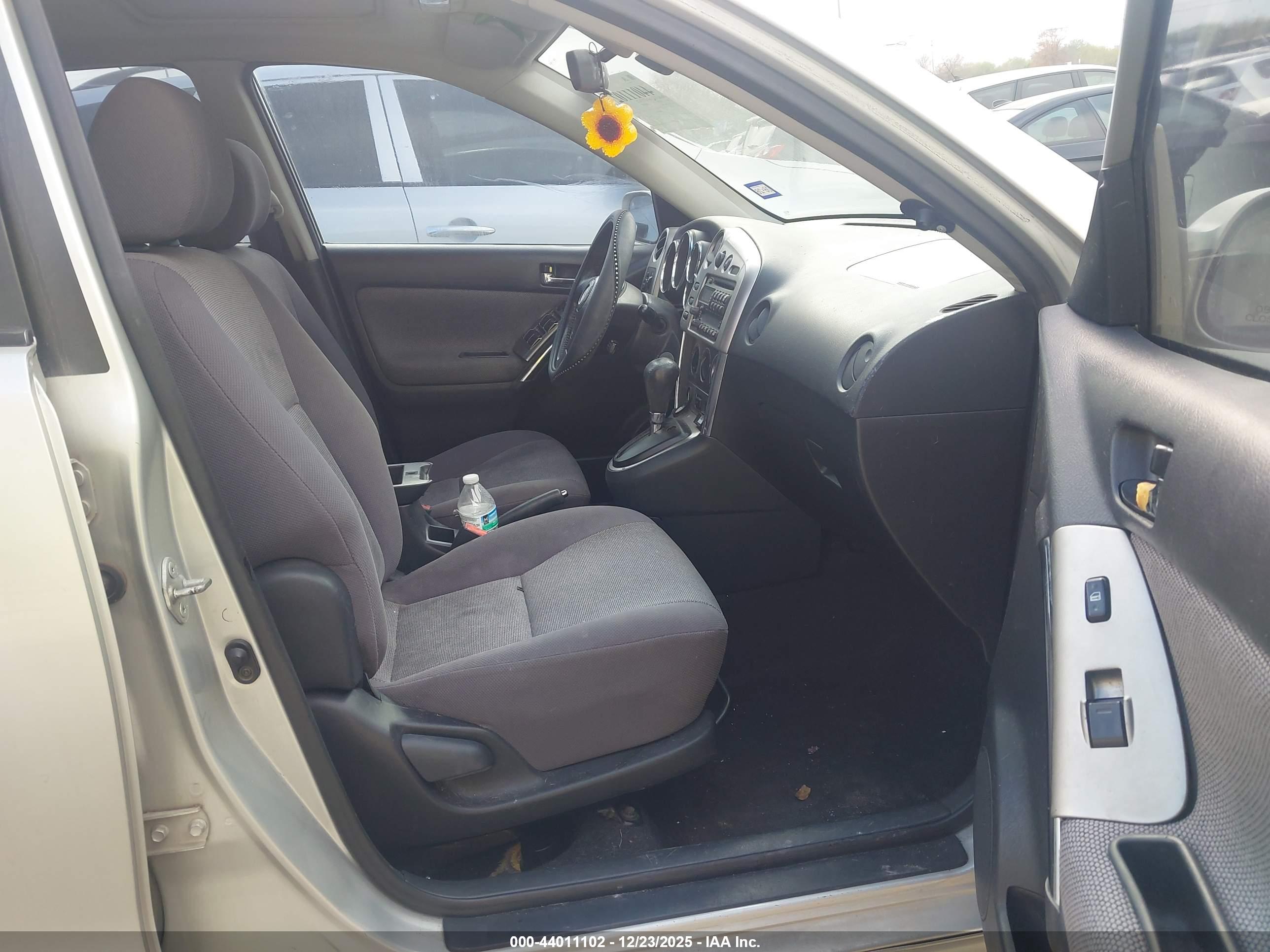 TOYOTA MATRIX image 5