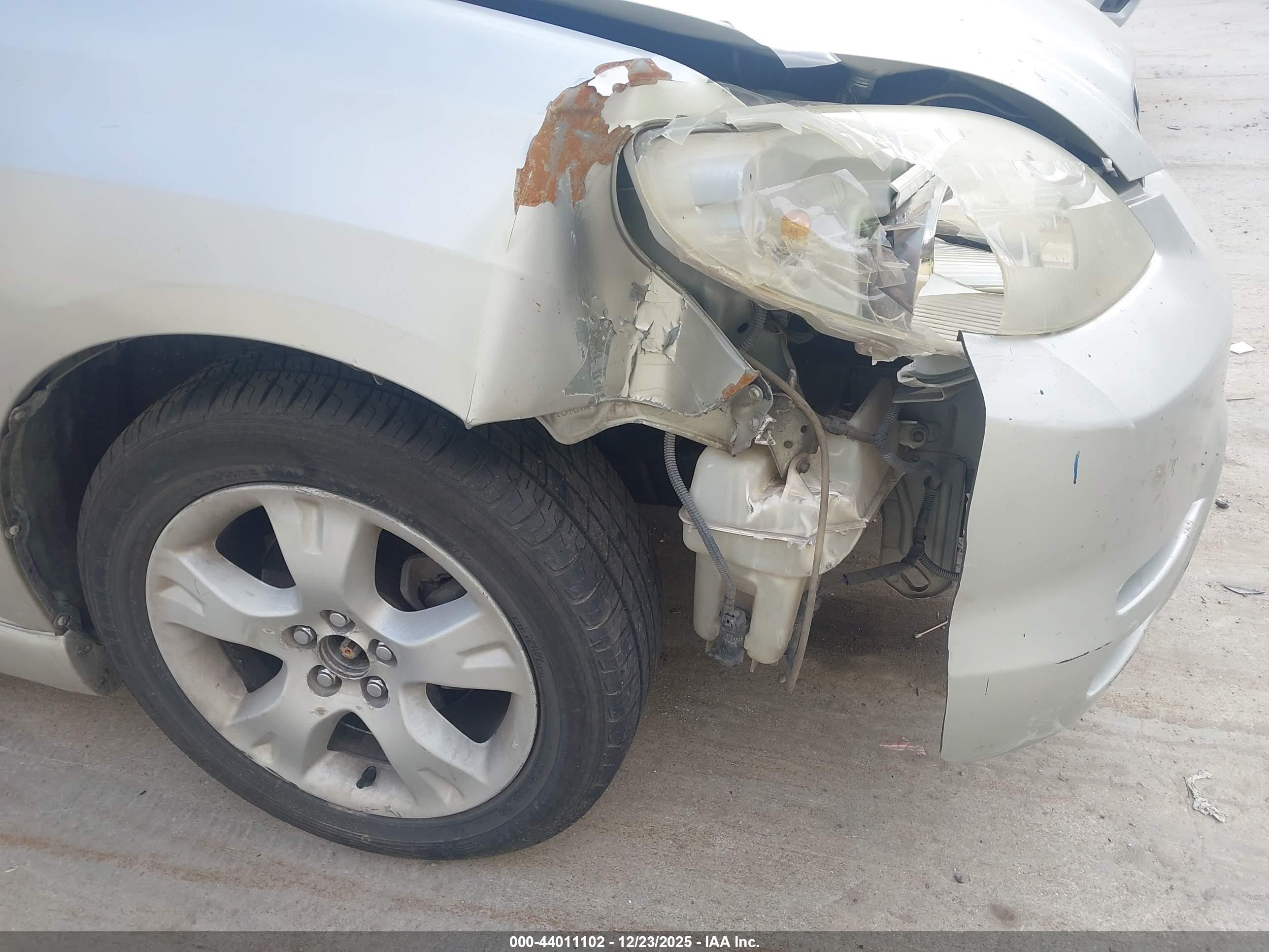 TOYOTA MATRIX image 6