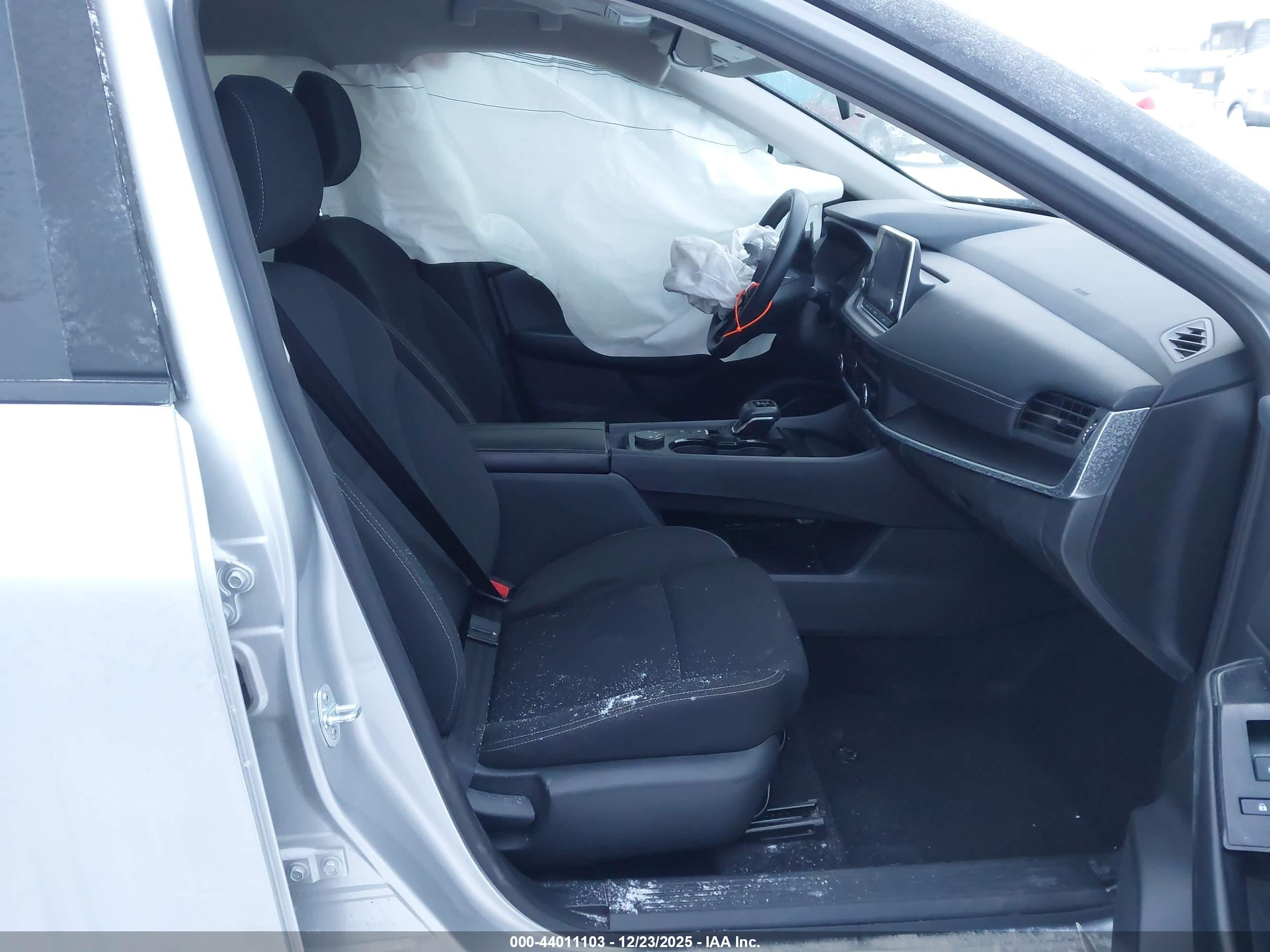 NISSAN ROGUE image 5