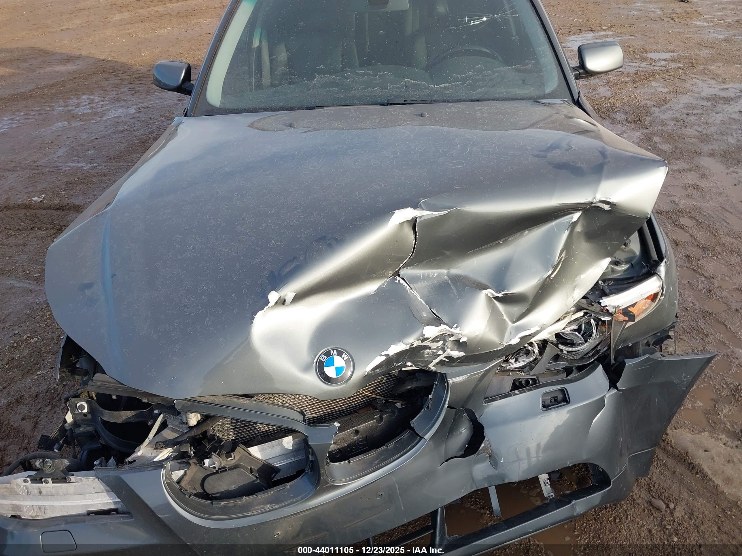 BMW 525XI image 10