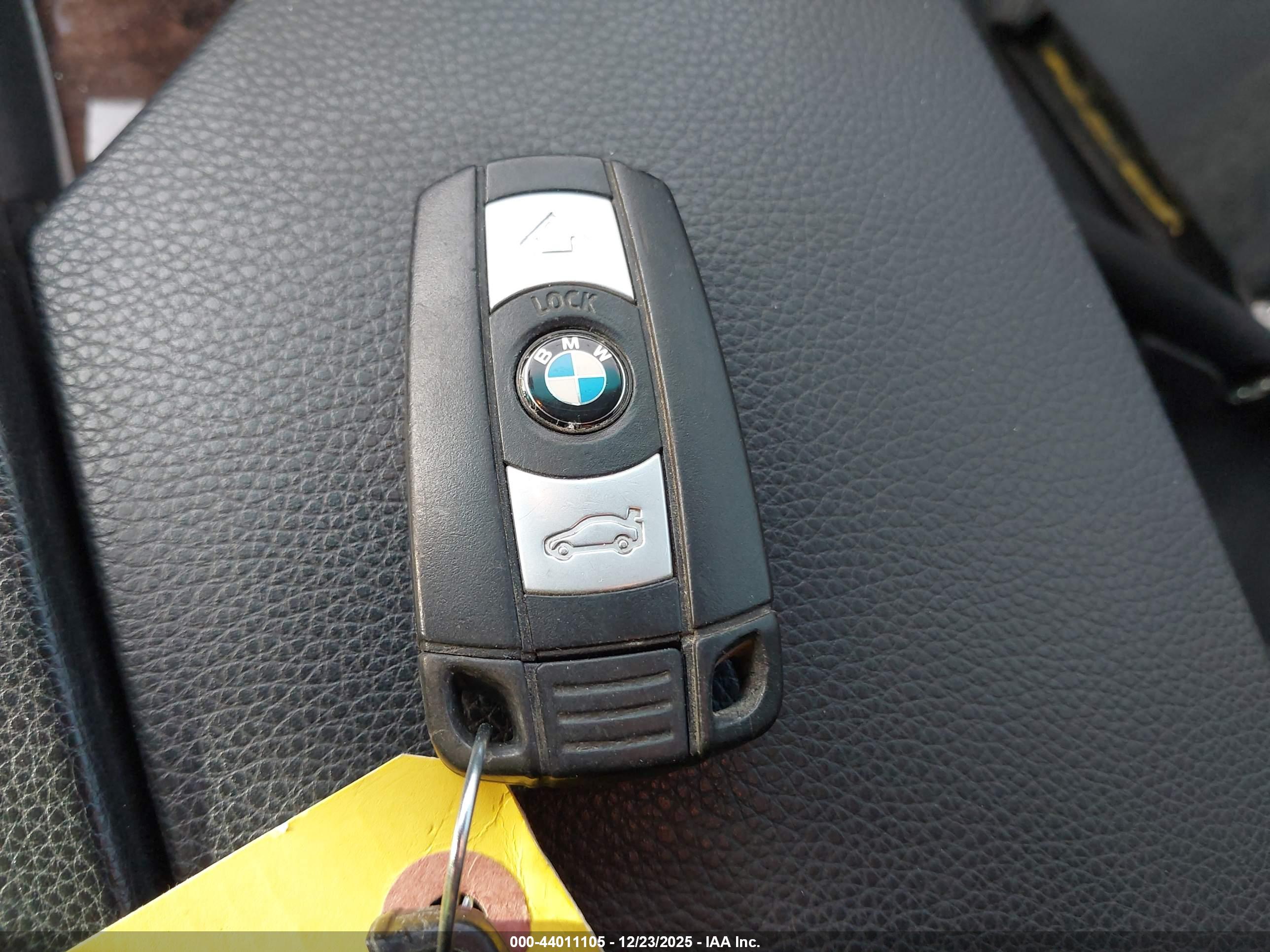 BMW 525XI image 11