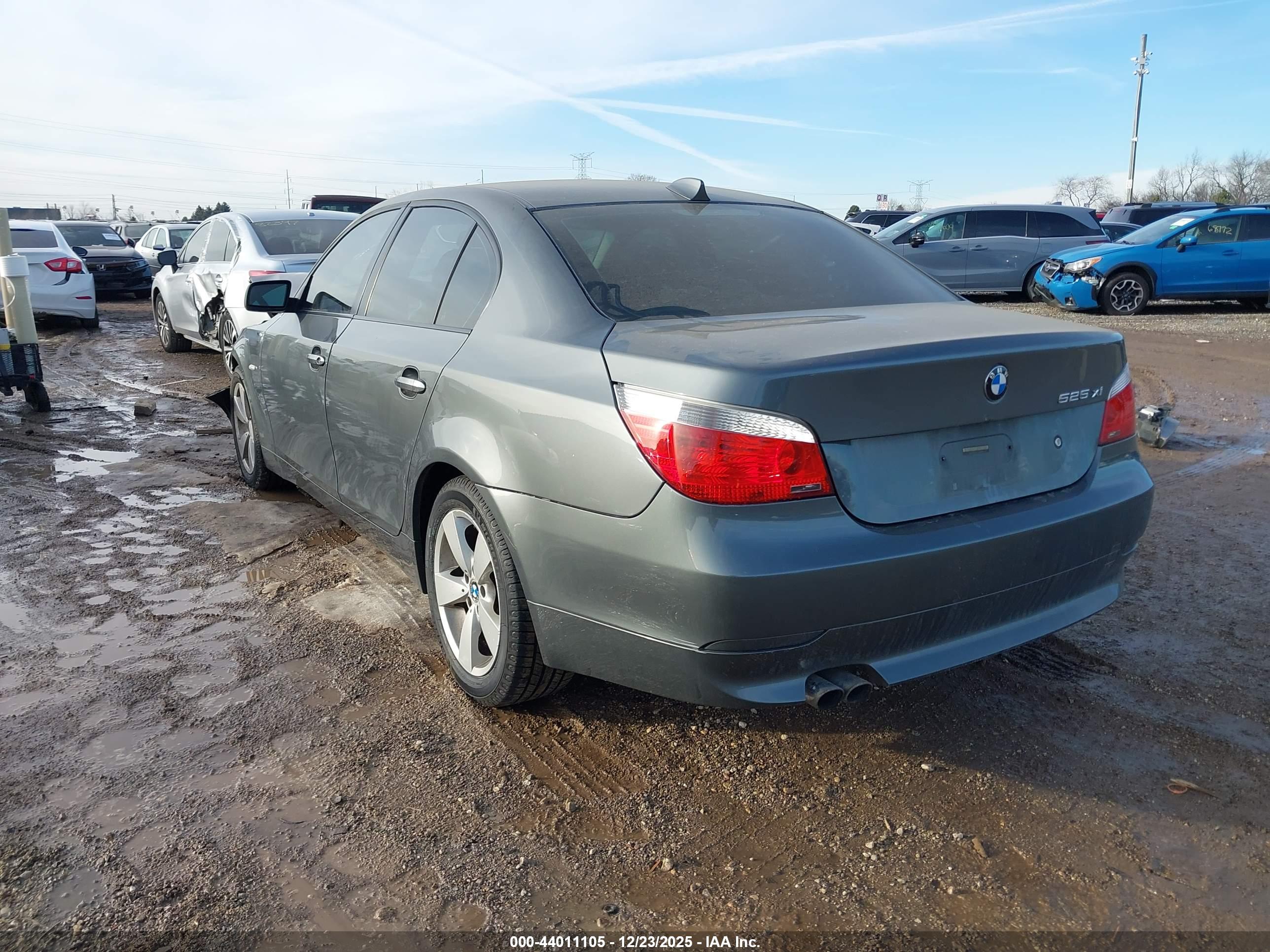 BMW 525XI image 3