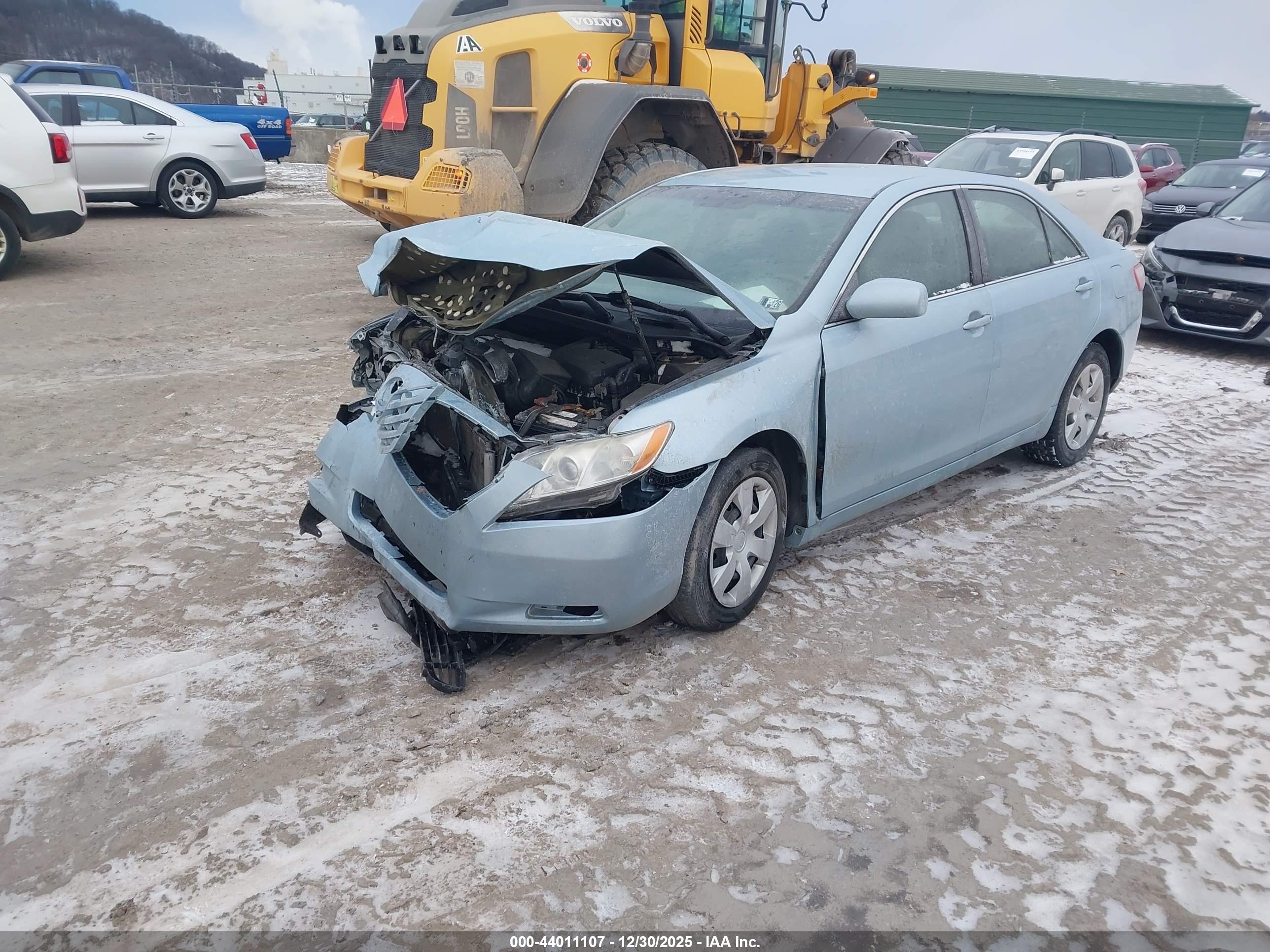 TOYOTA CAMRY image 2