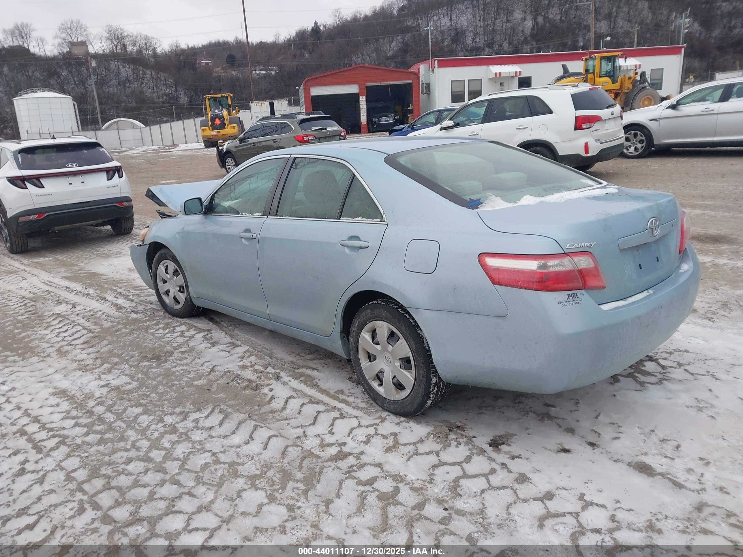 TOYOTA CAMRY image 3
