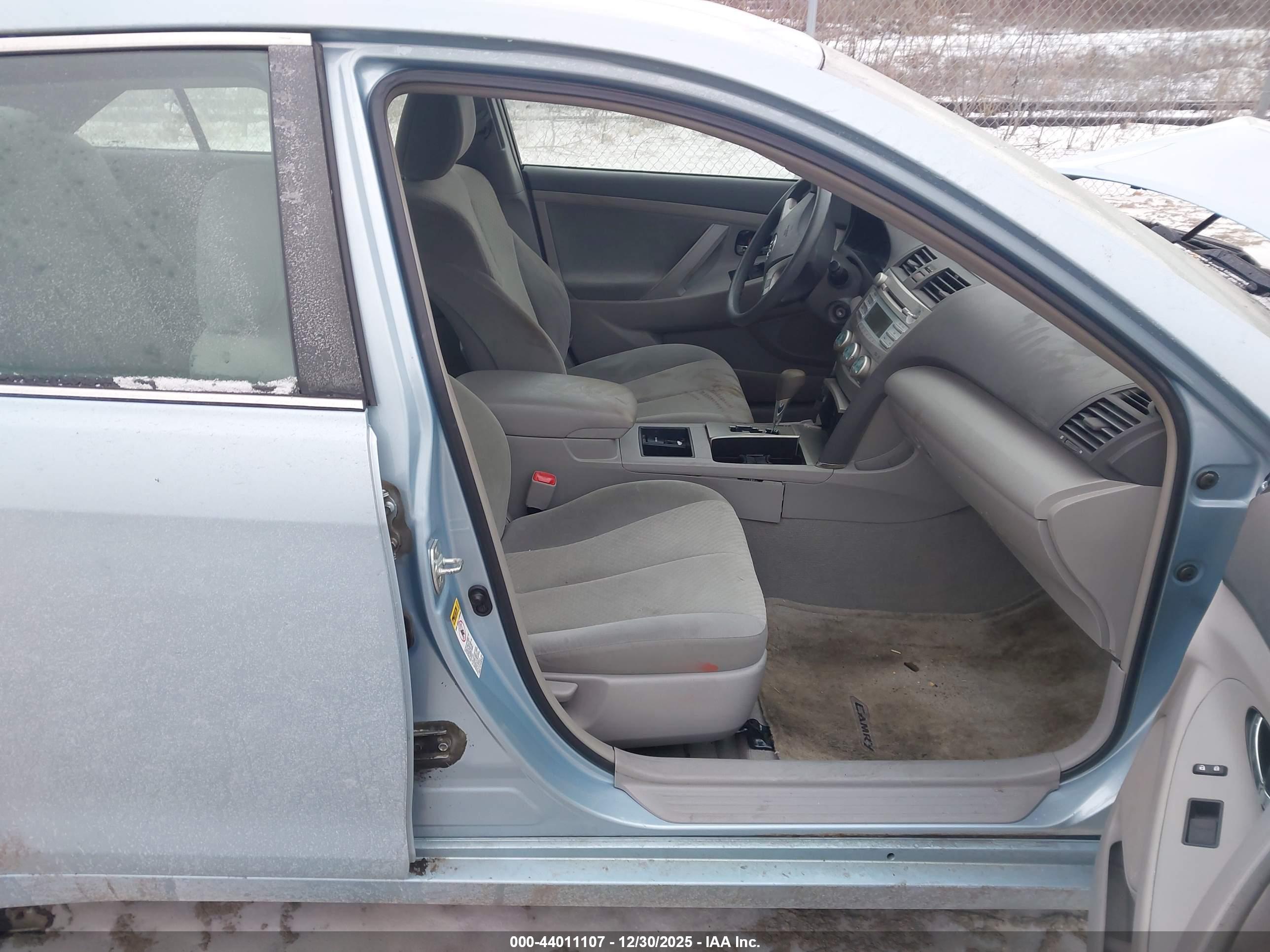 TOYOTA CAMRY image 5
