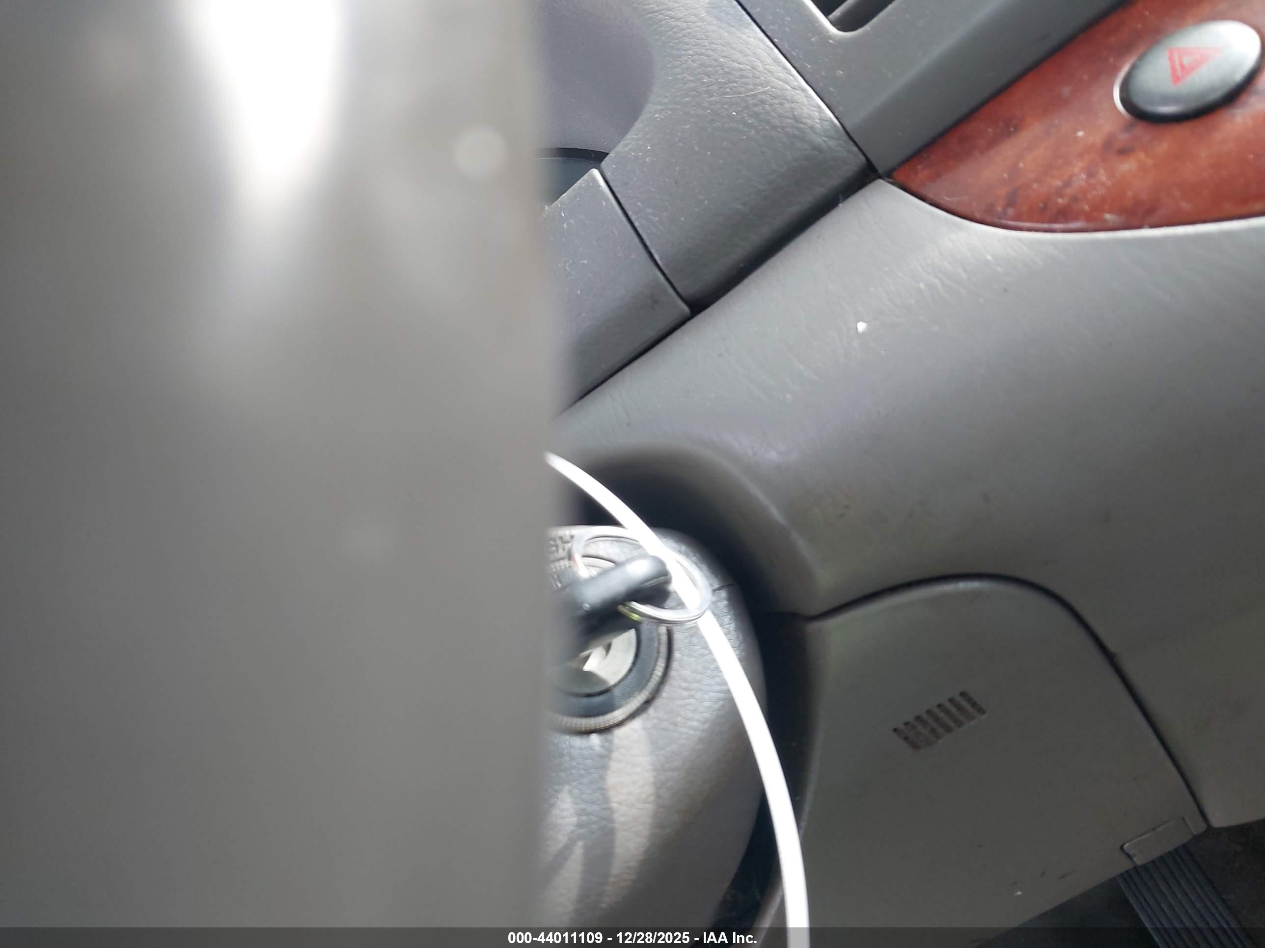 TOYOTA CAMRY image 11