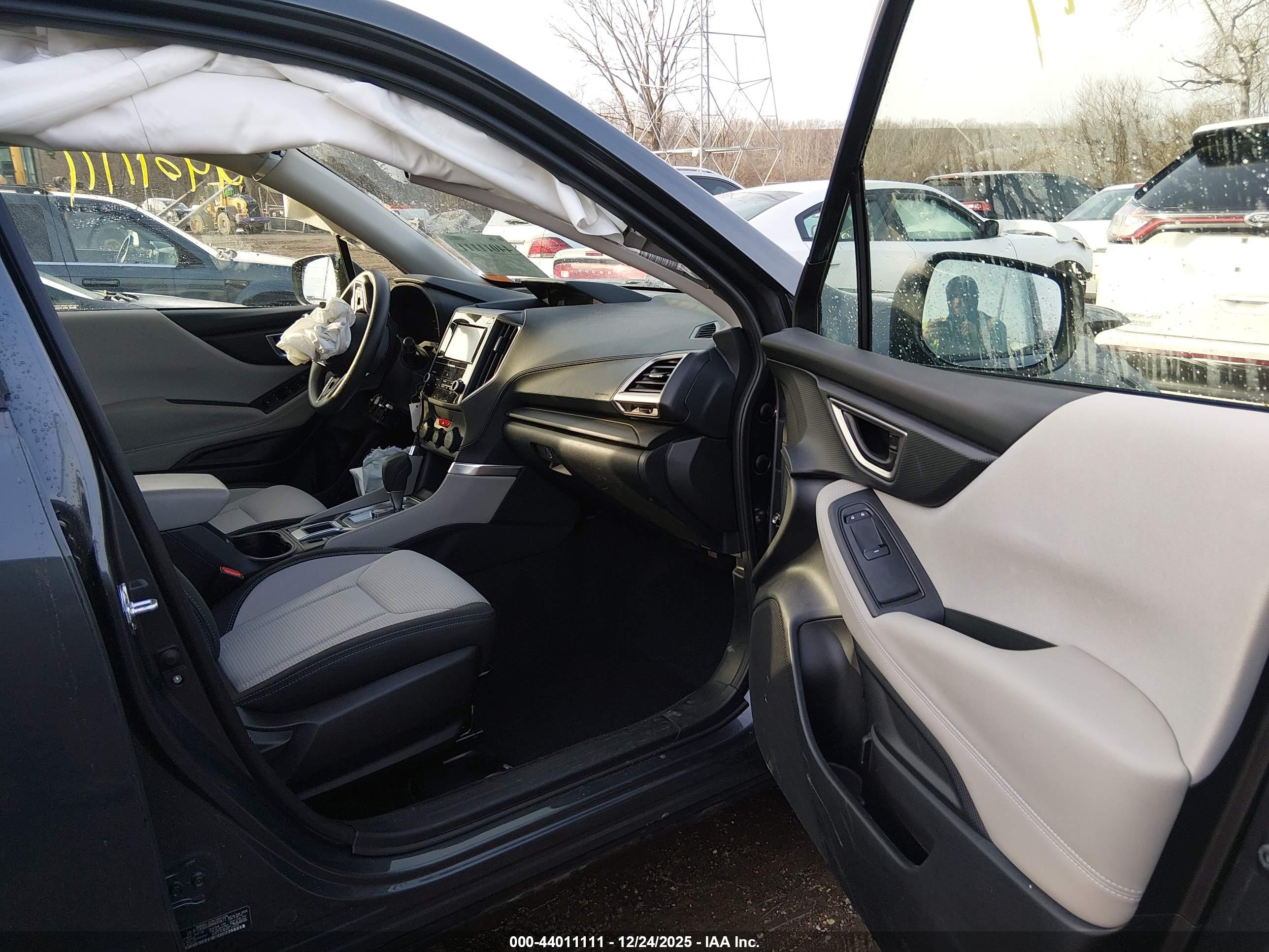 SUBARU FORESTER image 5