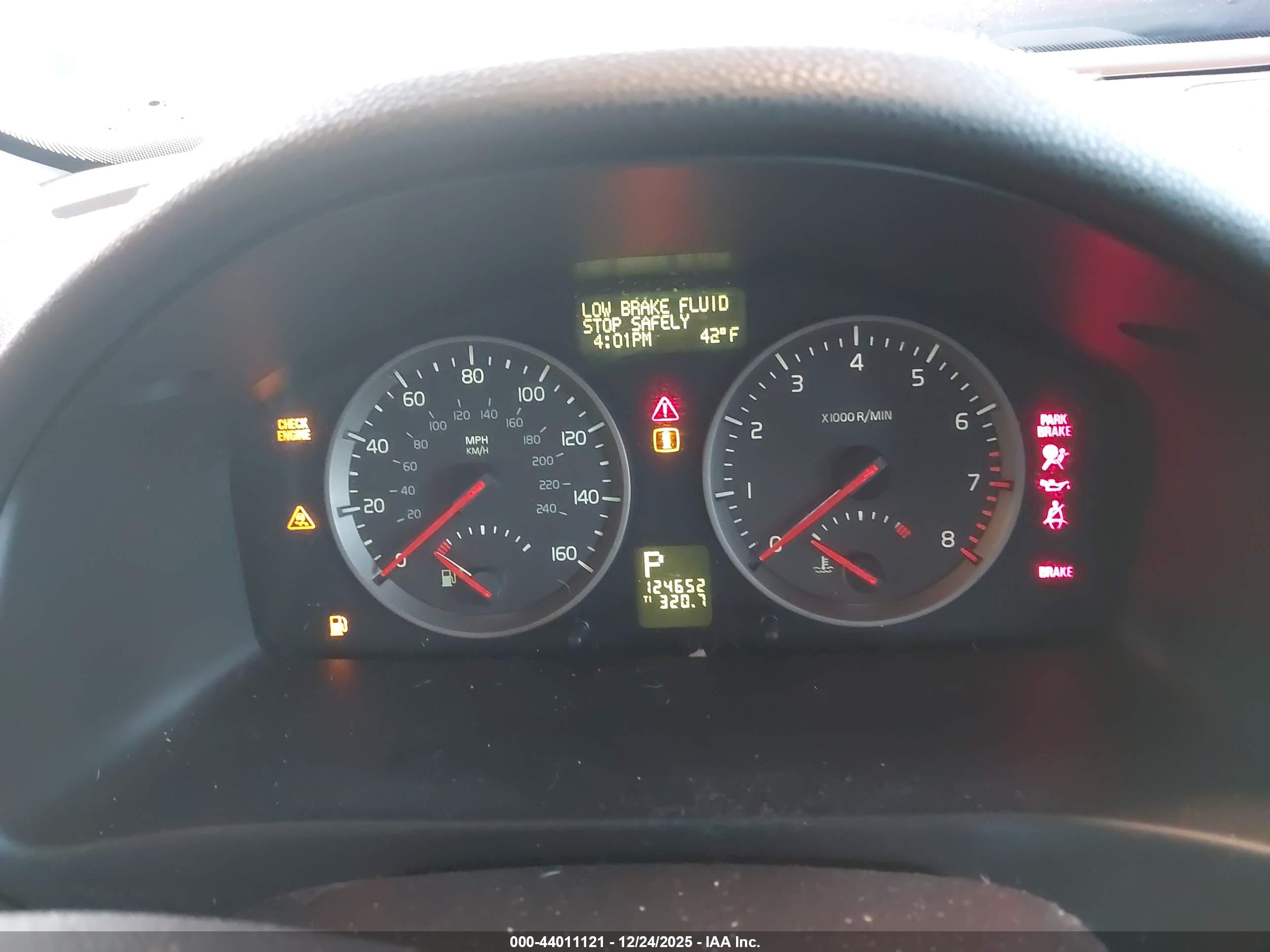 VOLVO S40 image 7