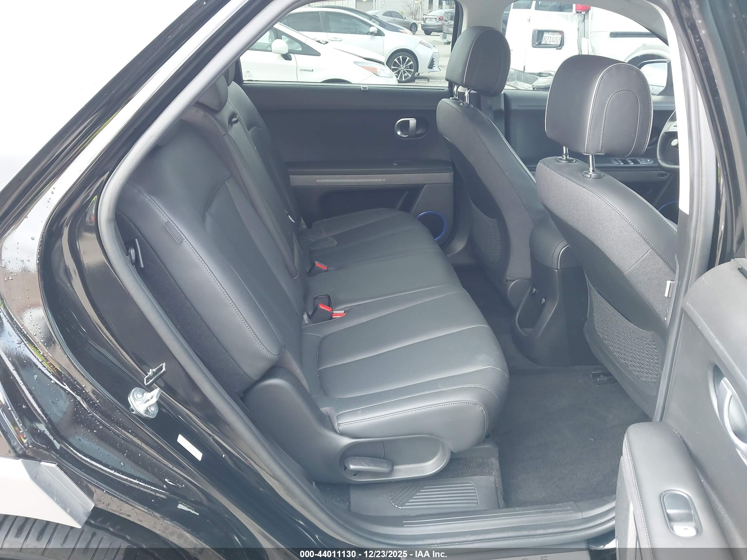 HYUNDAI IONIQ image 8