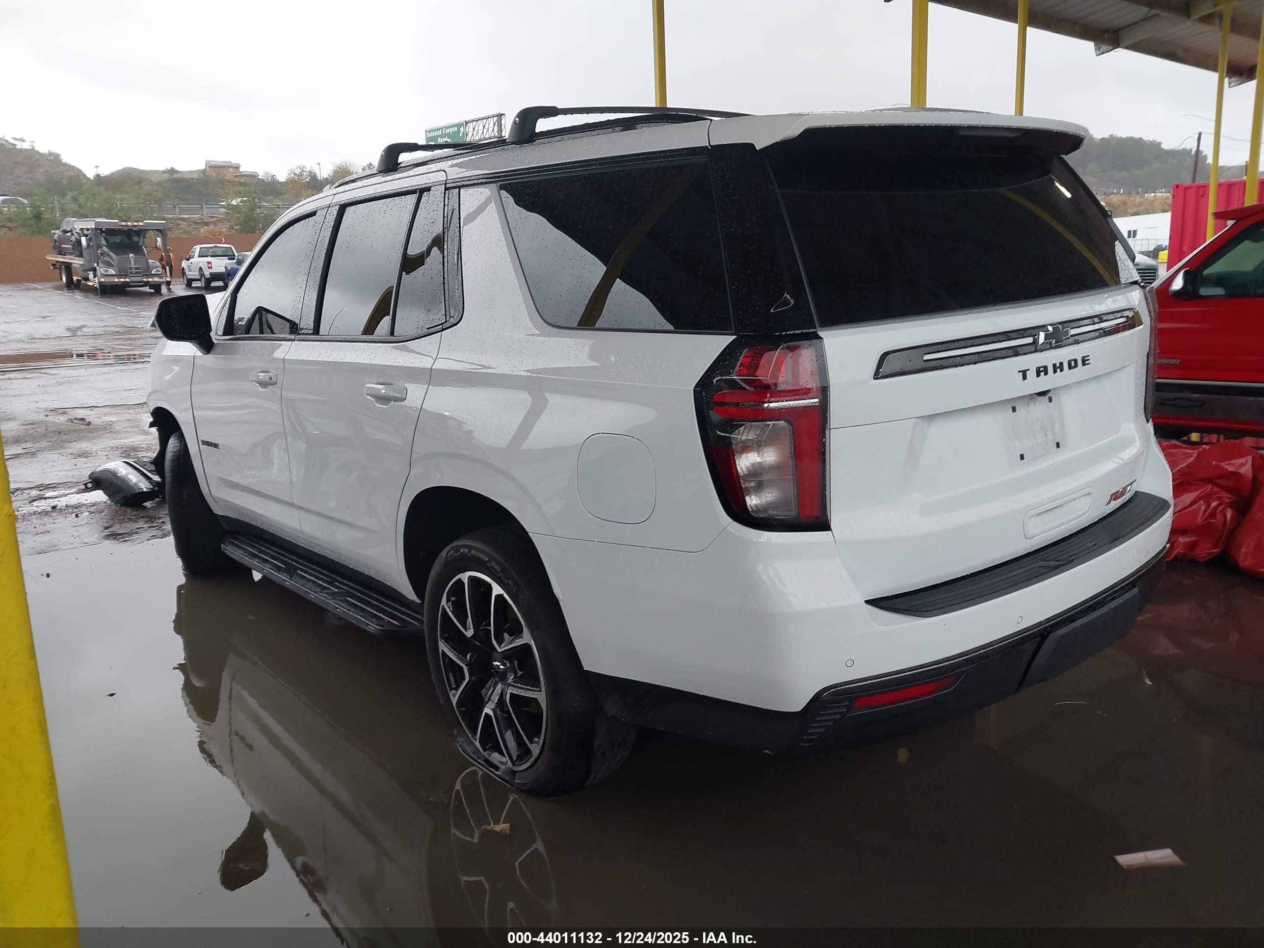 CHEVROLET TAHOE image 3