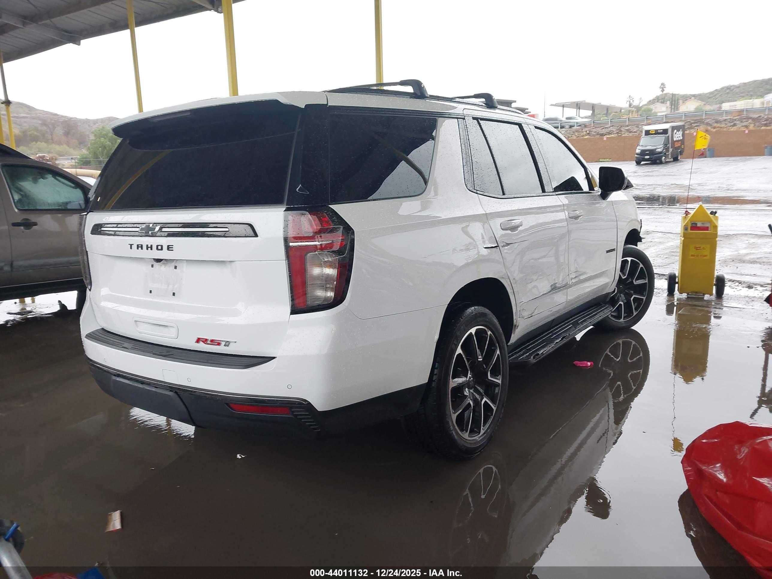 CHEVROLET TAHOE image 4
