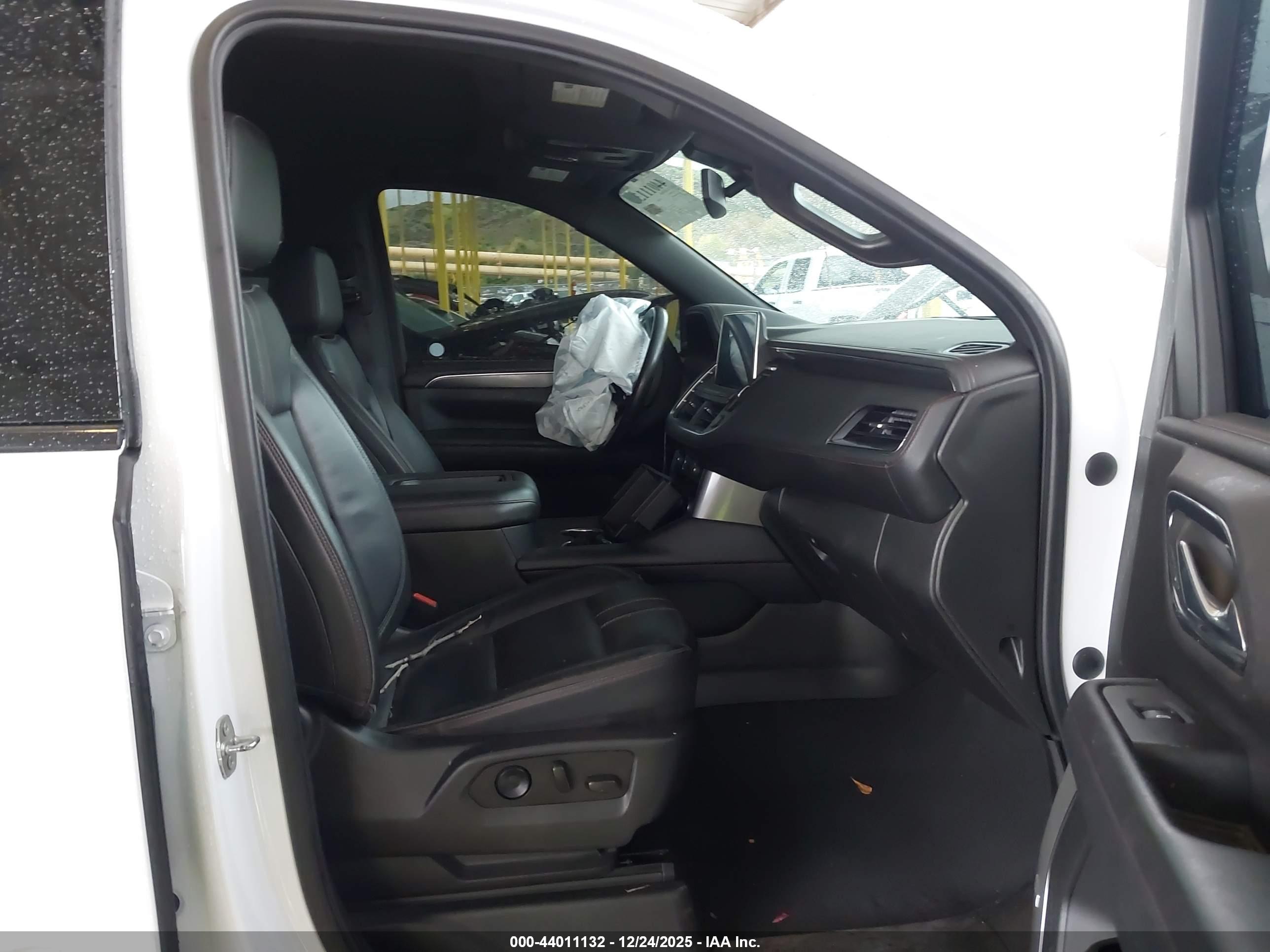 CHEVROLET TAHOE image 5